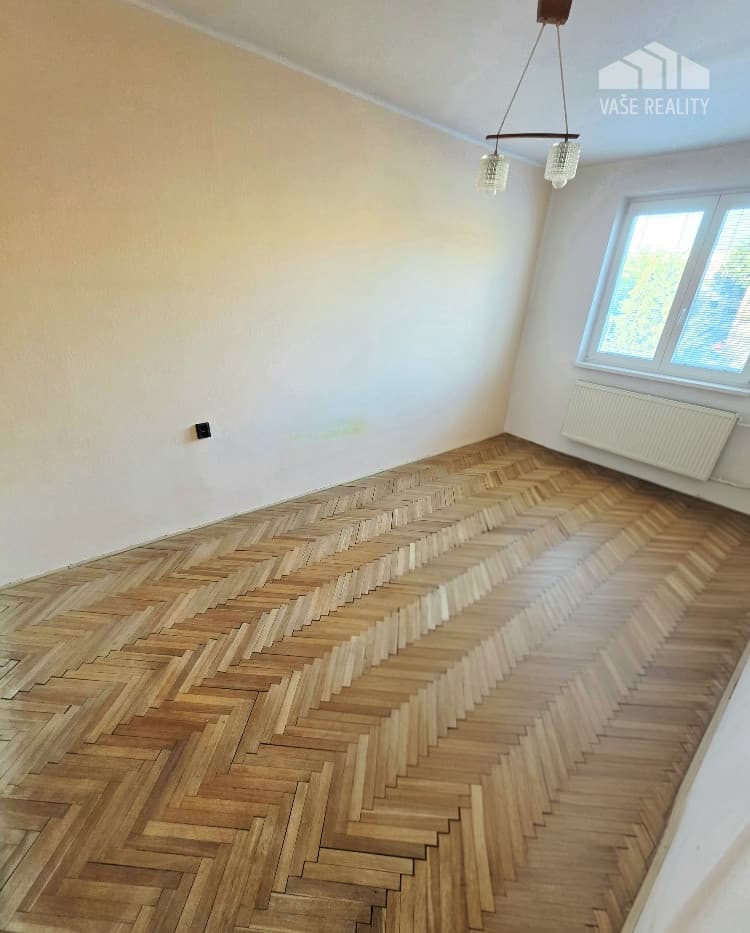 3 izbový byt Bánovce nad Bebravou/CENTRUM/62 m2 LOGGIA/PIVNICA