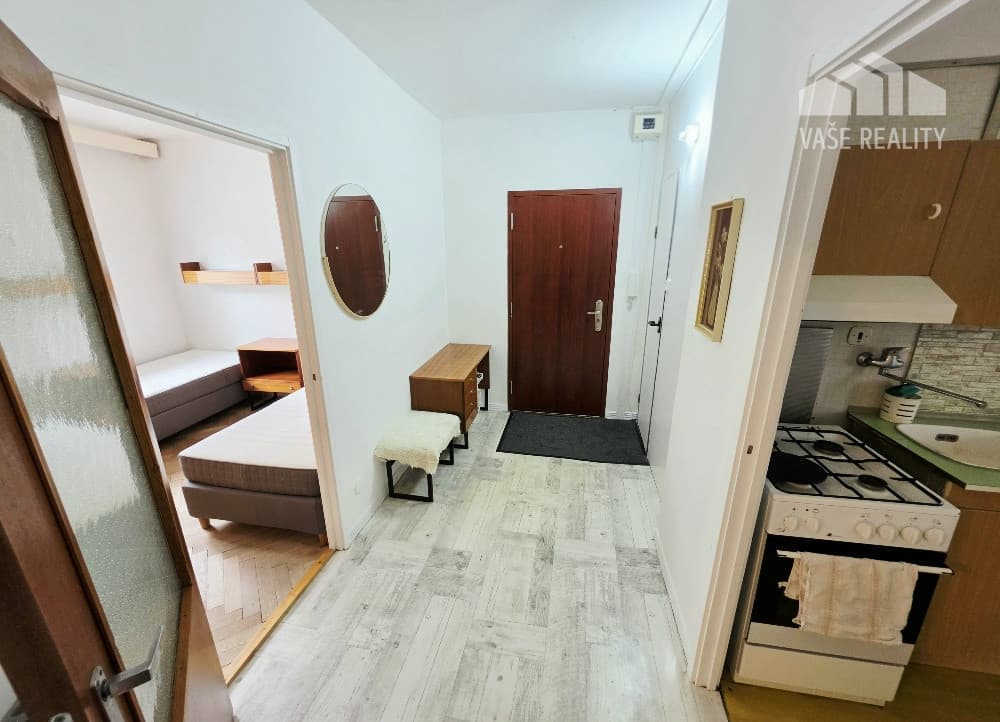 PRENÁJOM Bánovce nad Bebravou/3 IZBOVÝ BYT/ CENTRUM-STRED/