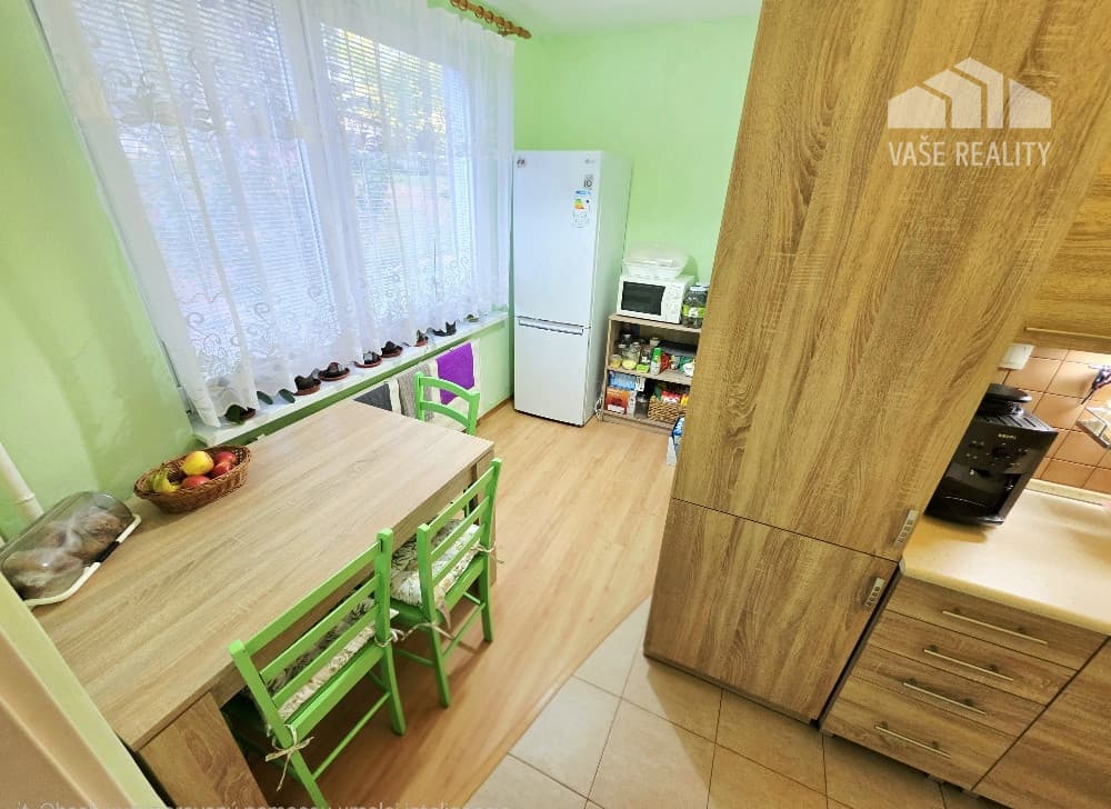 4 izbový byt Bánovce nad Bebravou /CENTRUM - STRED / 80 m2/ PIVNICA – fotka 2