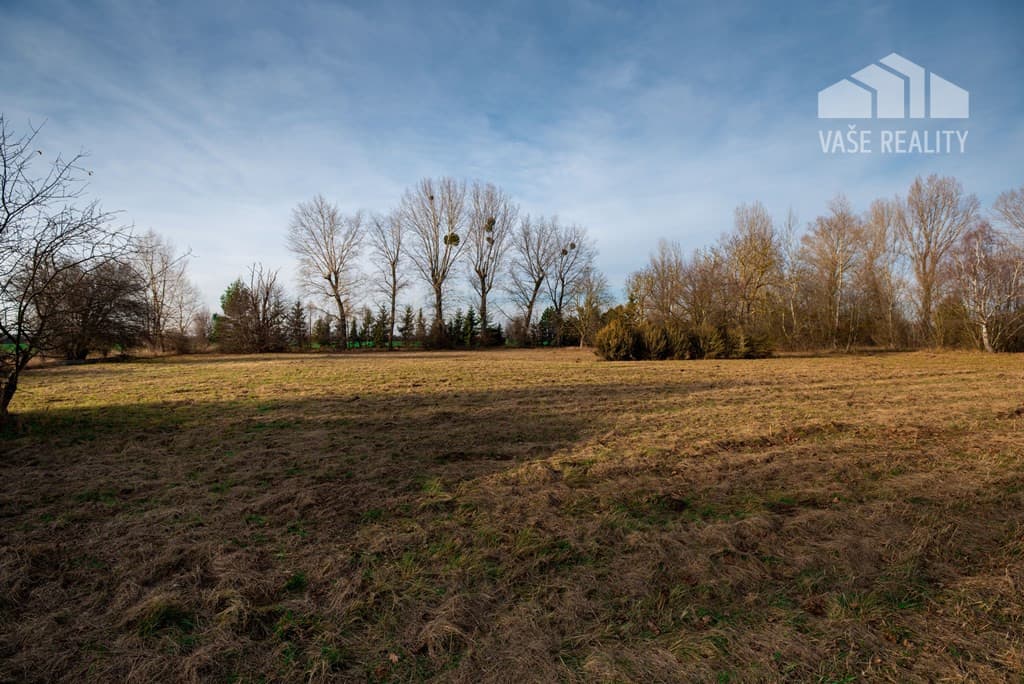 Predaj investičného pozemku - Stupava – extravilán-13 804 m²
