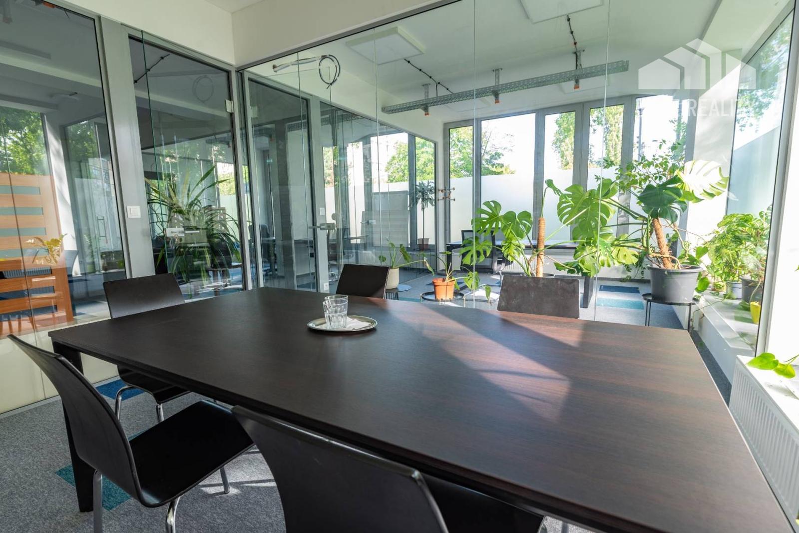 Na prenájom krásne kancelárie, 14 – 156 m², Račianska ul.,ihneď voľné