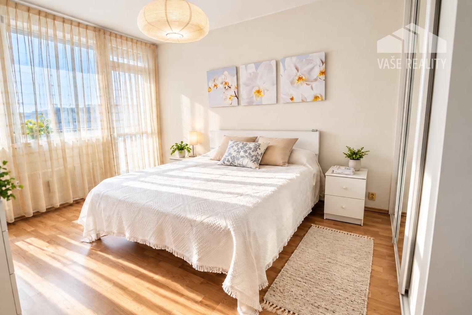 Na prenájom priestranný 3-izbový byt s lodžiou, 101 m², nádherný výhľad na Bratislavu,Zadunajská cesta, Petržalka, od 10/2026