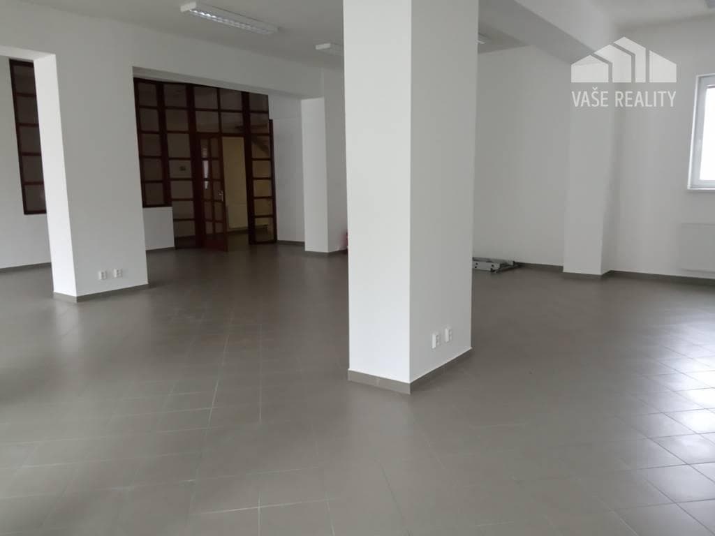 Kancelárske/ obchodné priestory 112 m2, pešia zóna Nitra