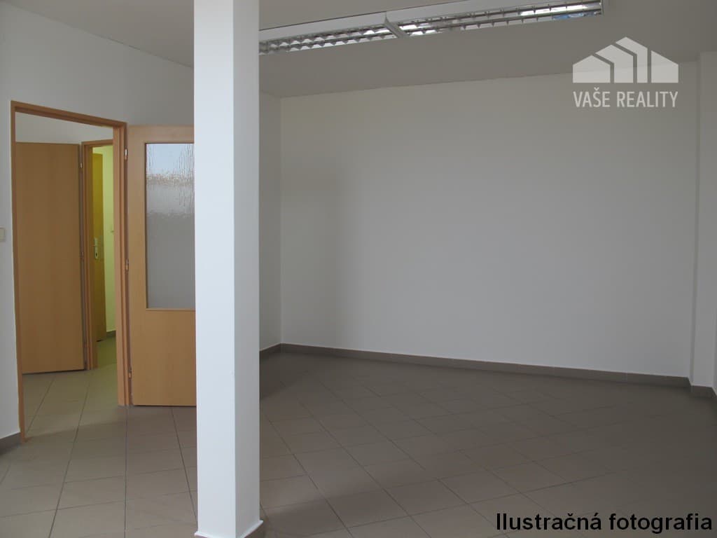Kancelárske priestory 42m2 pešia zóna Nitra