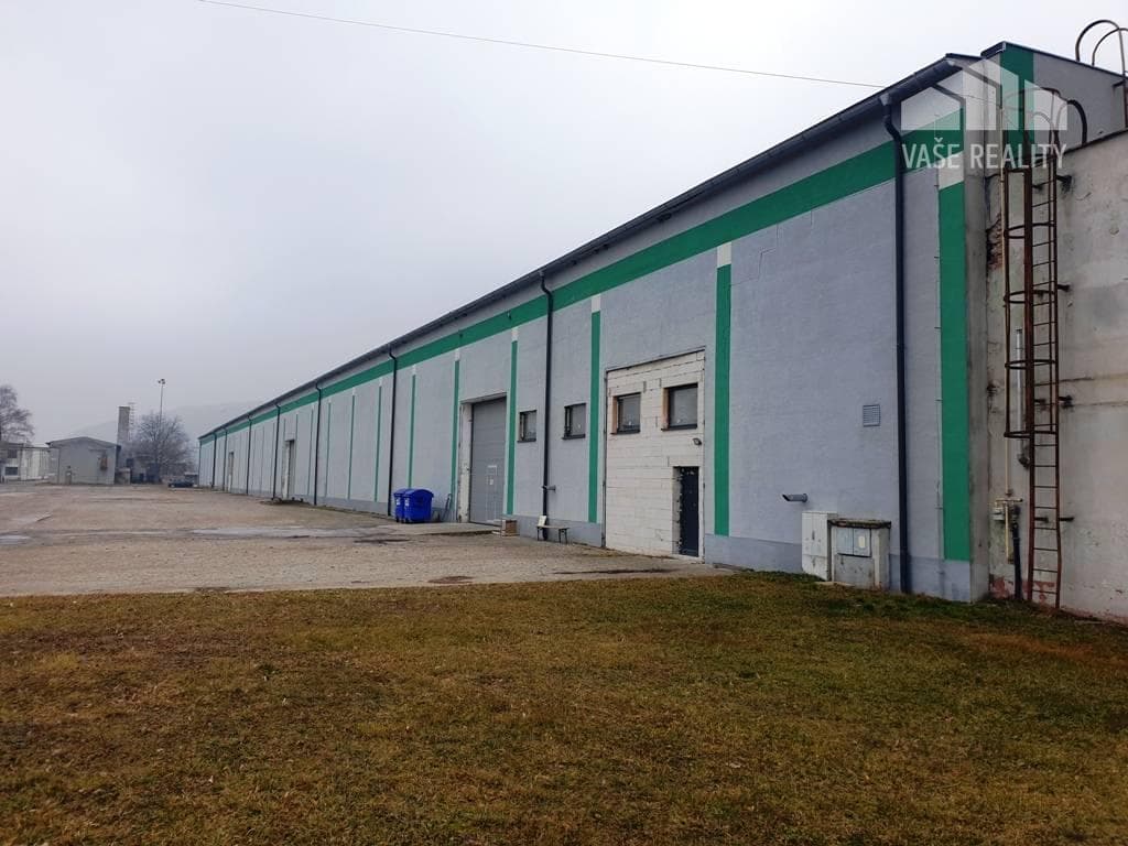 Prenájom - výrobná hala s rozlohou 4 000 m² - Tr. Bohuslavice, NMnV – fotka 2