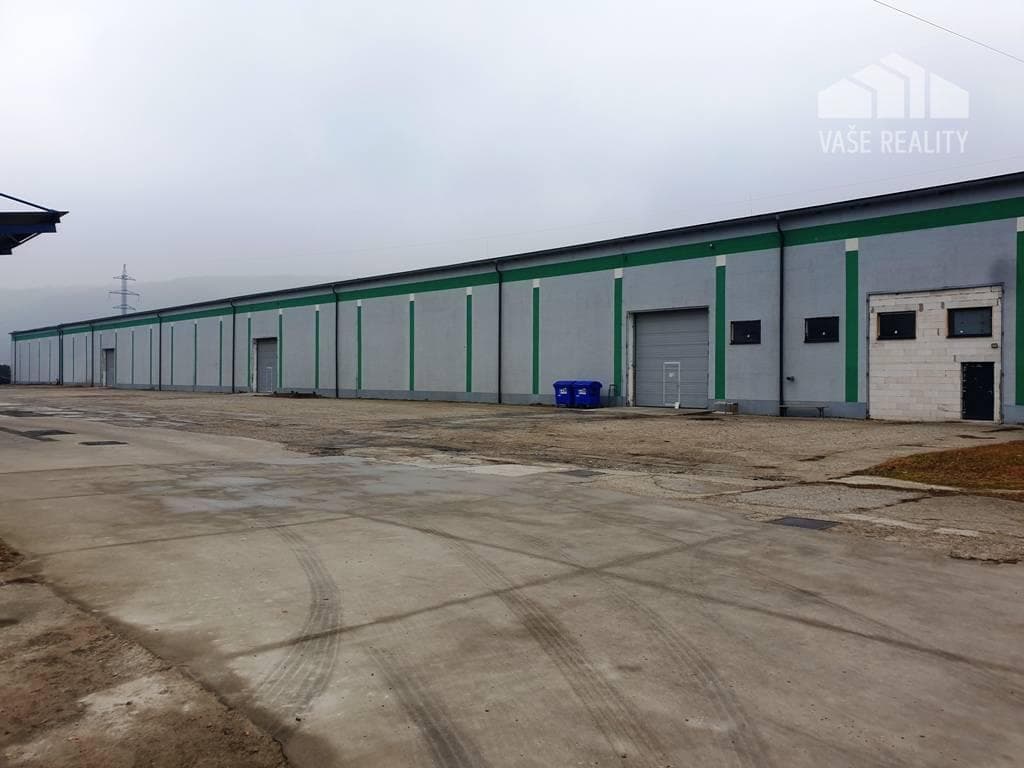 Prenájom - výrobná hala s rozlohou 4 000 m² - Tr. Bohuslavice, NMnV