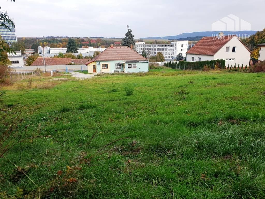Investičný projekt pripravený pre výstavbu RD - 4x pozemok + 1x RD