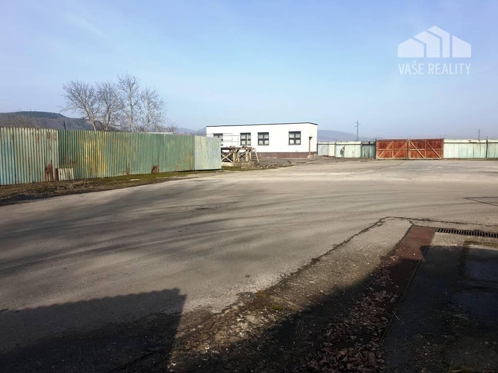 Na predaj areál 8700 m2 s halami 1510 m2 - Trenčianske Bohuslavice – fotka 2