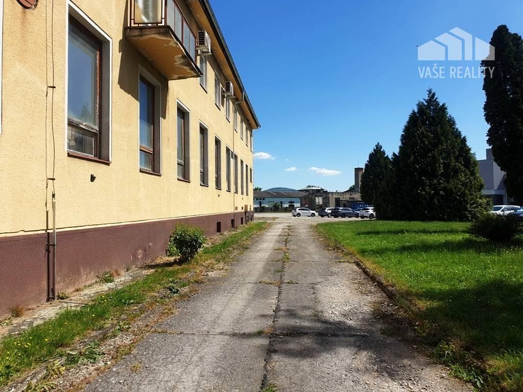 Administratívna budova so sklad. priestormi 1200 m2 - Tr. Bohuslavice – fotka 2