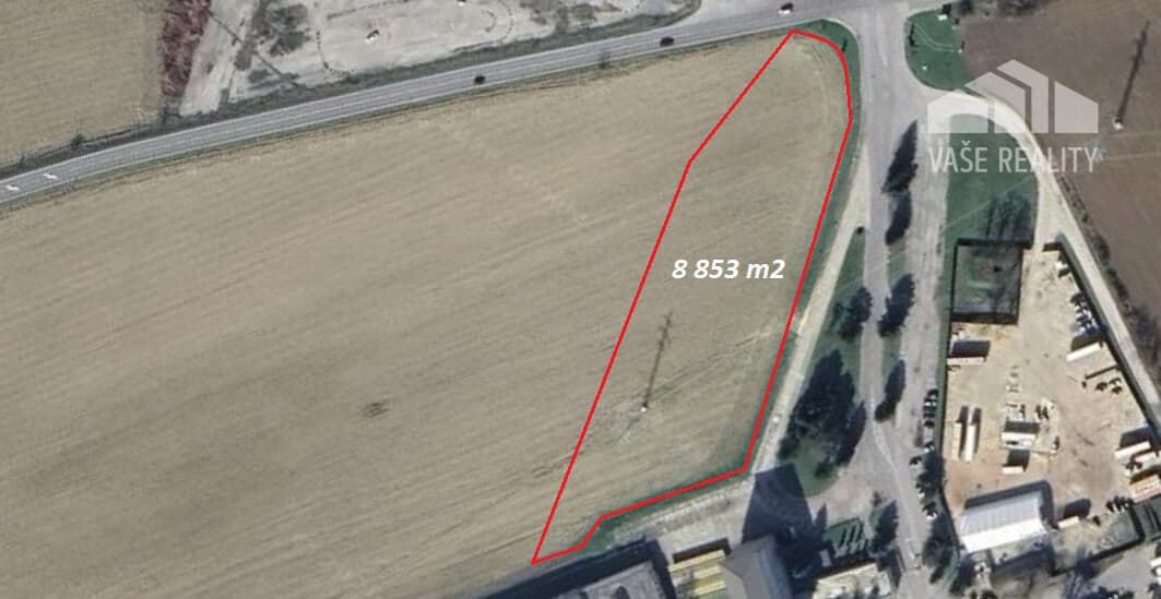 Stavebný pozemok o výmere 8 853 m2 - priemyselná zóna - Trenčianske Bohuslavice, okres Nové Mesto n/V
