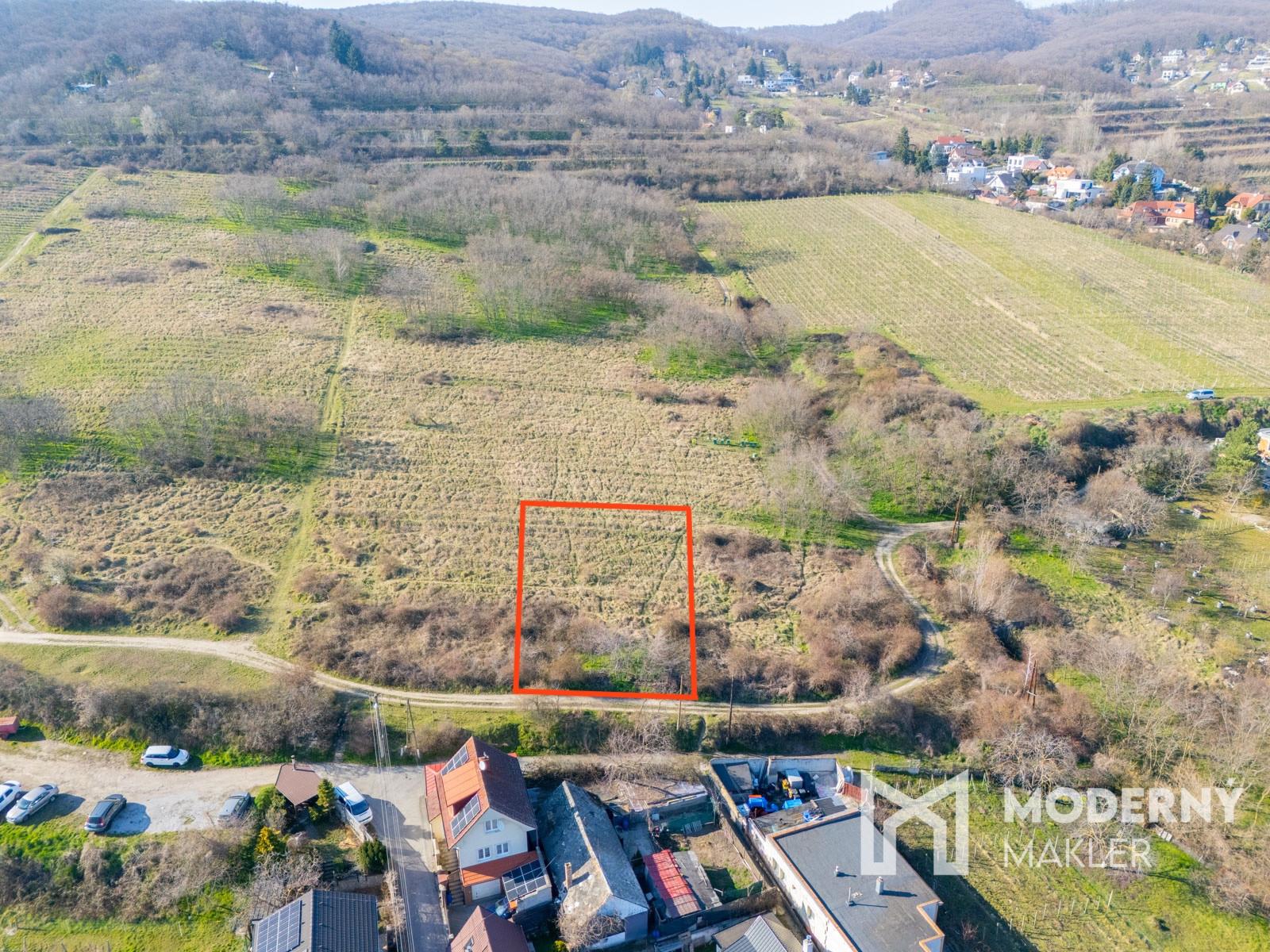 Na predaj perspektívny pozemok v Rači – fotka 2