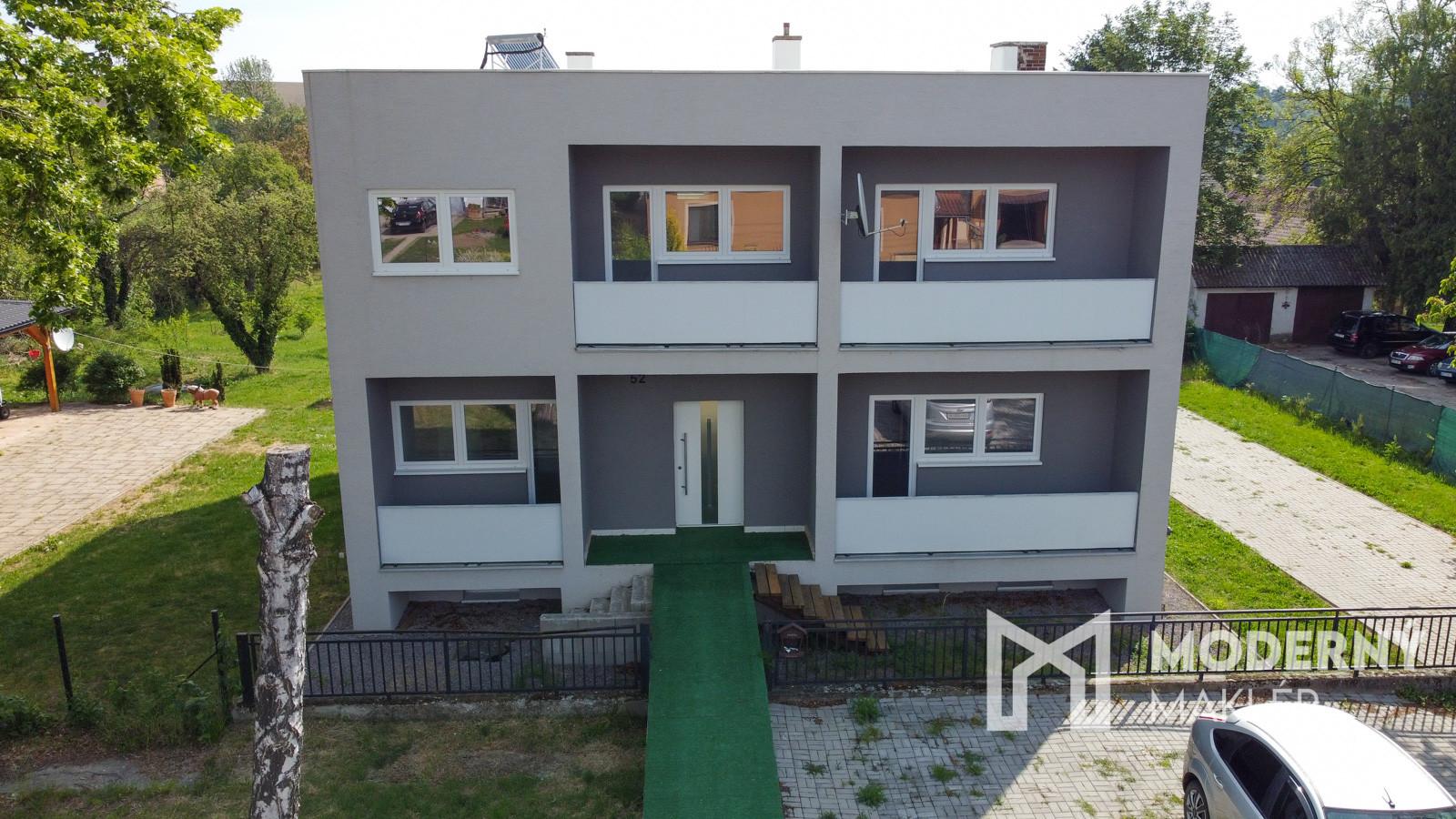 Na predaj rodinný dom s 10 ubytovacími jednotkami v obci Bardoňovo