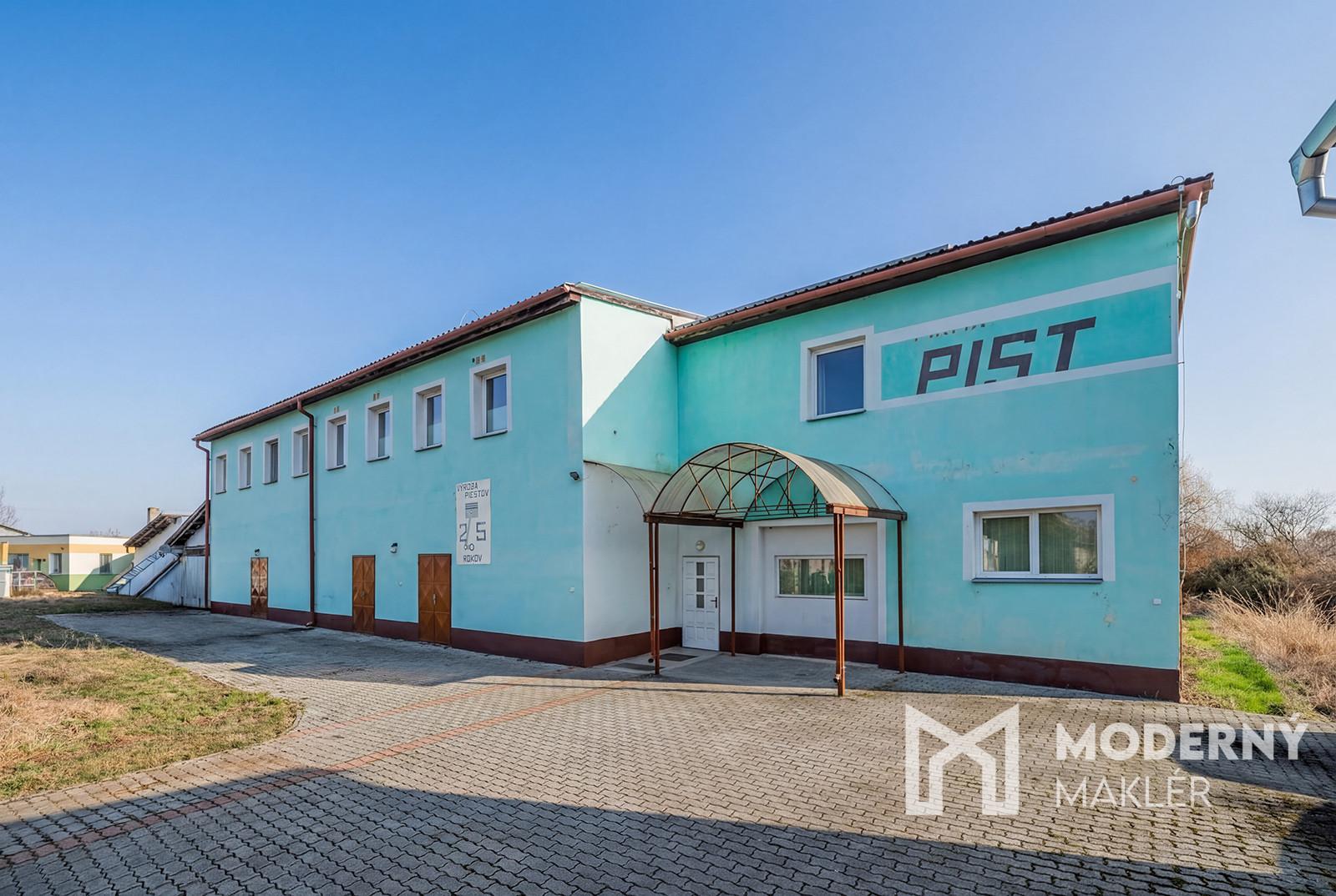 Na predaj výrobná hala s administratívnou časťou pri Lučenci