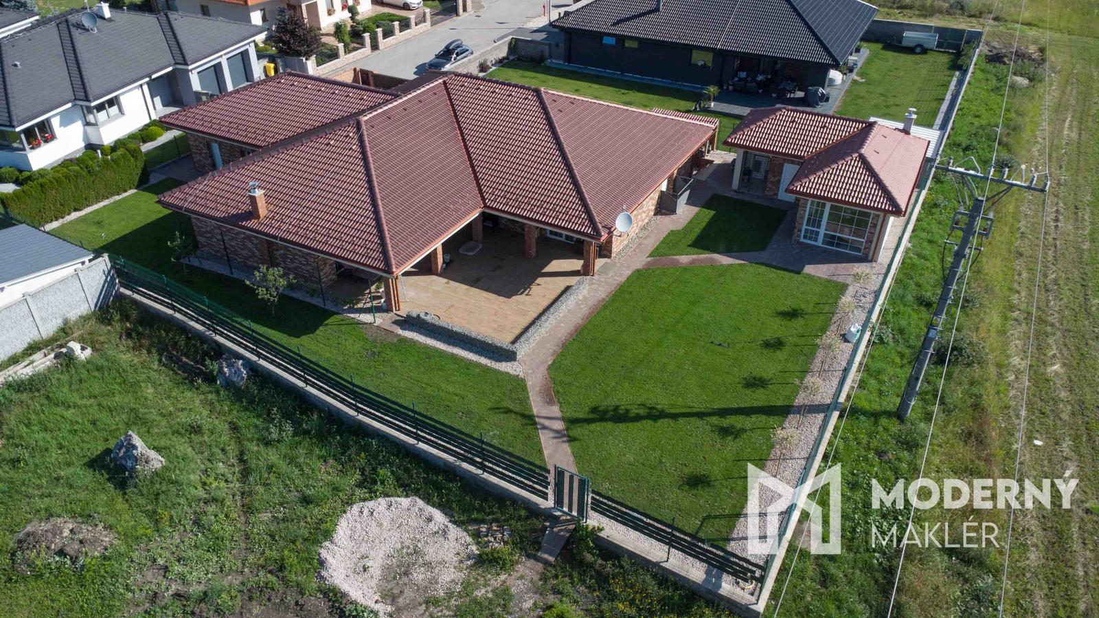 Na predaj luxusný rodinný dom vo Veľkom Slavkove – Panoráma