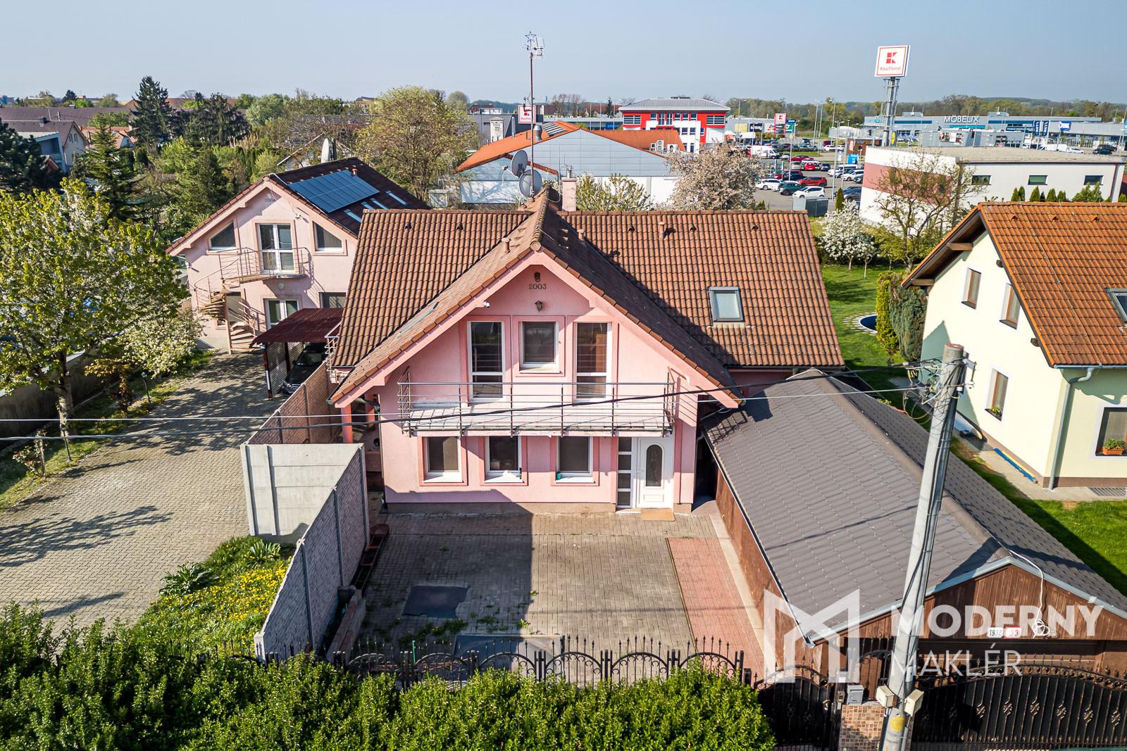 Na predaj 6-izbový rodinný dom s krásnou záhradou v Šamoríne