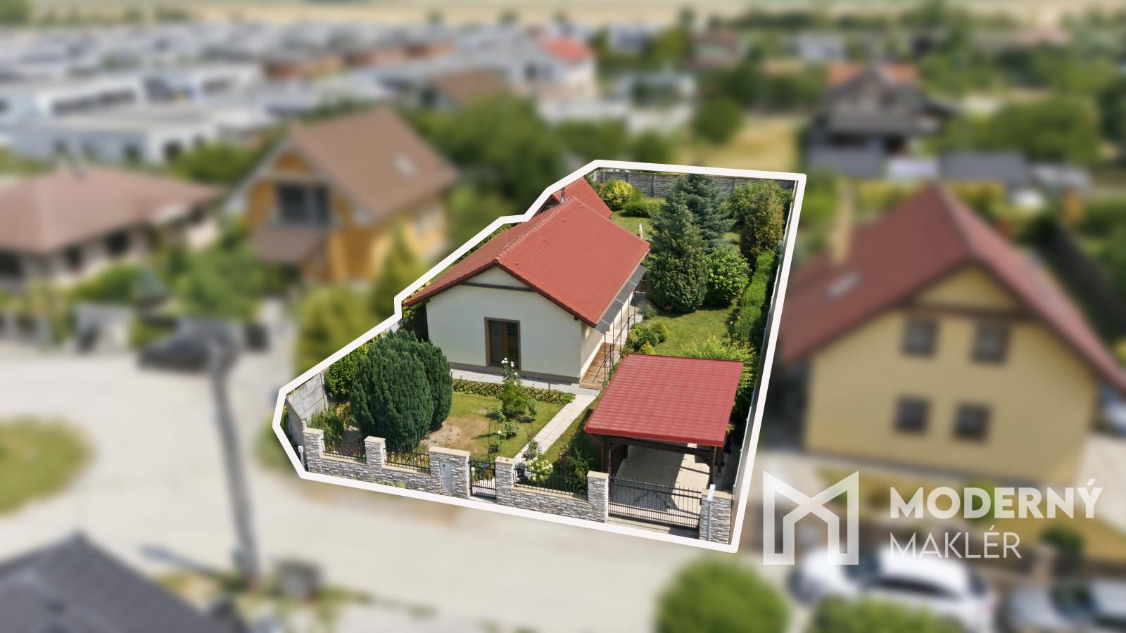 REZERVOVANÉ:Na predaj výnimočný 2-izbový rodinný dom v Hviezdoslavove – fotka 2