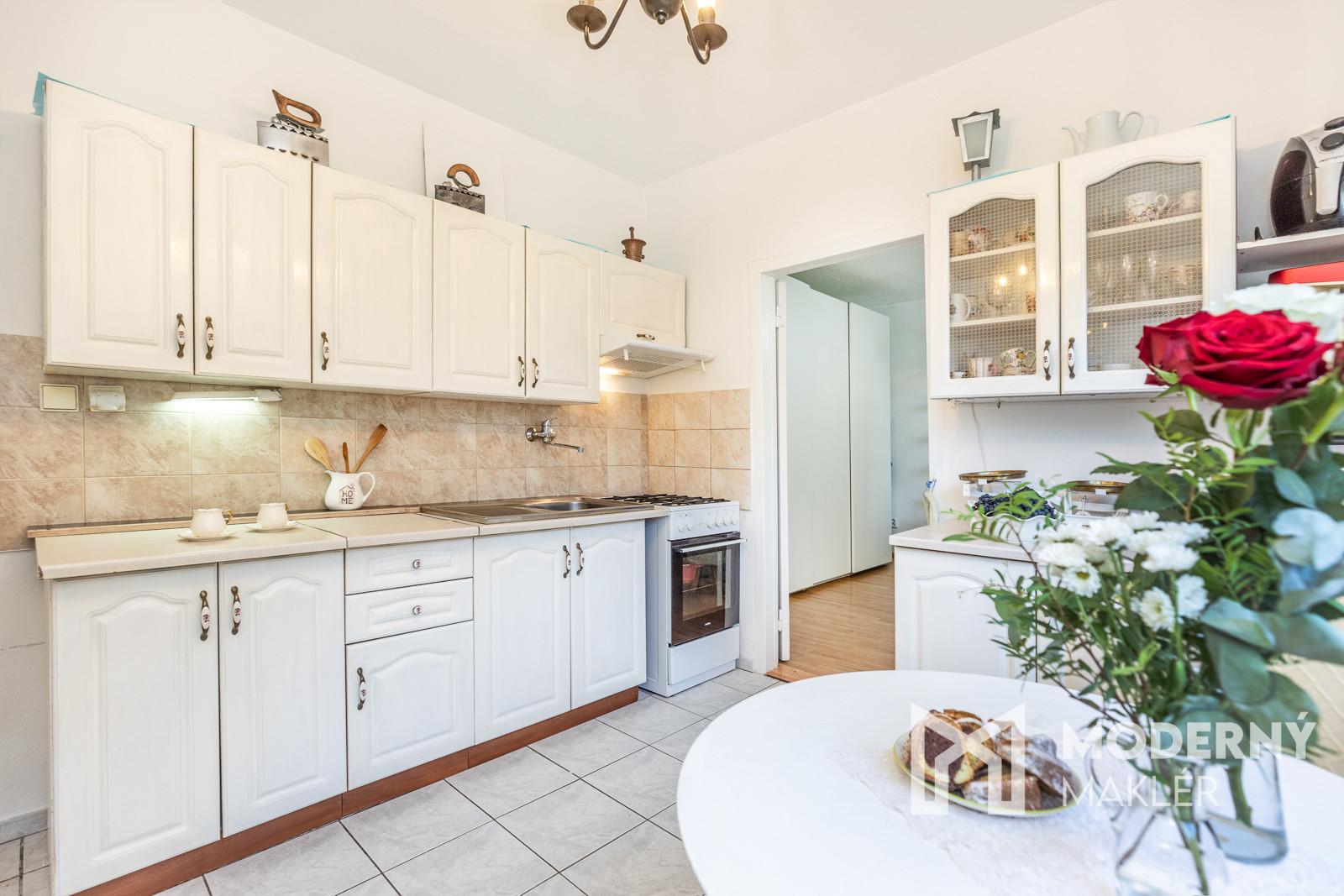 REZERVOVANÉ:INVESTÍCIA, KTORÁ  ZARÁBA OD PRVÉHO DŇA | 2-IZBOVÝ BYT + 16 m² PIVNICA + PARKOVANIE | PEZINOK