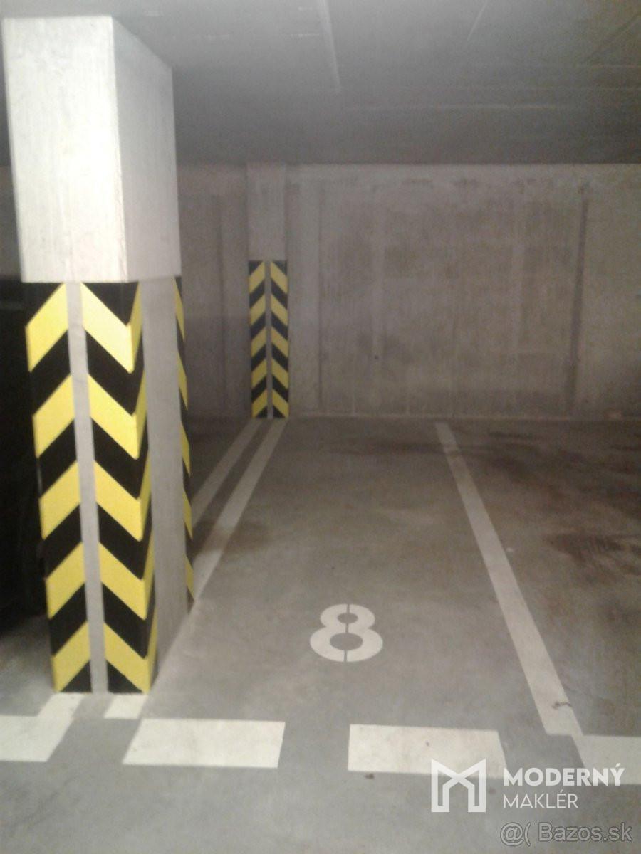 Na prenájom garážové státie pre 2 motorky - Panónska 8, Petržalka – fotka 2