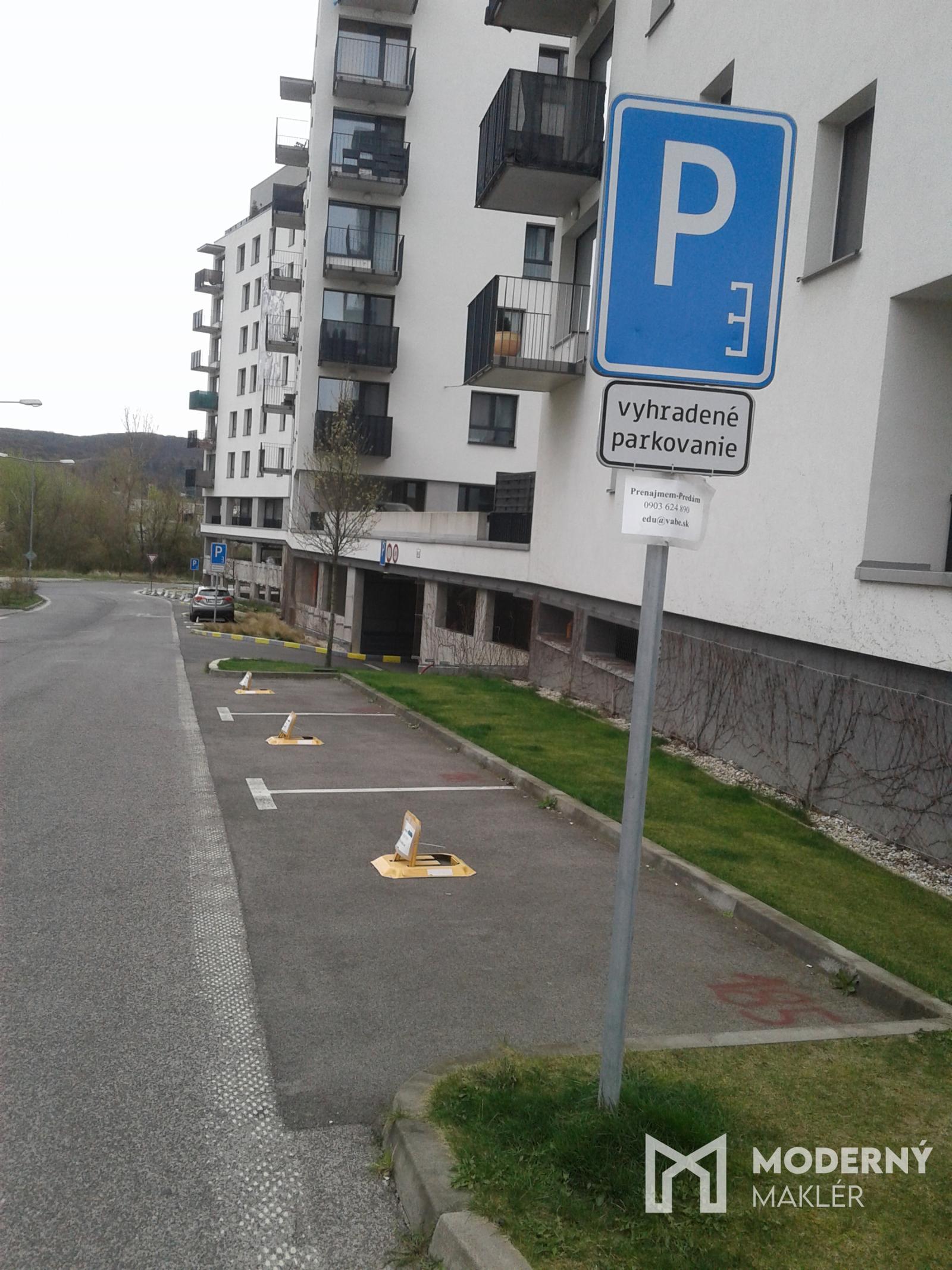 Na prenájom parkovacie státie pri komplexe Tammi 2, Dúbravka – fotka 2