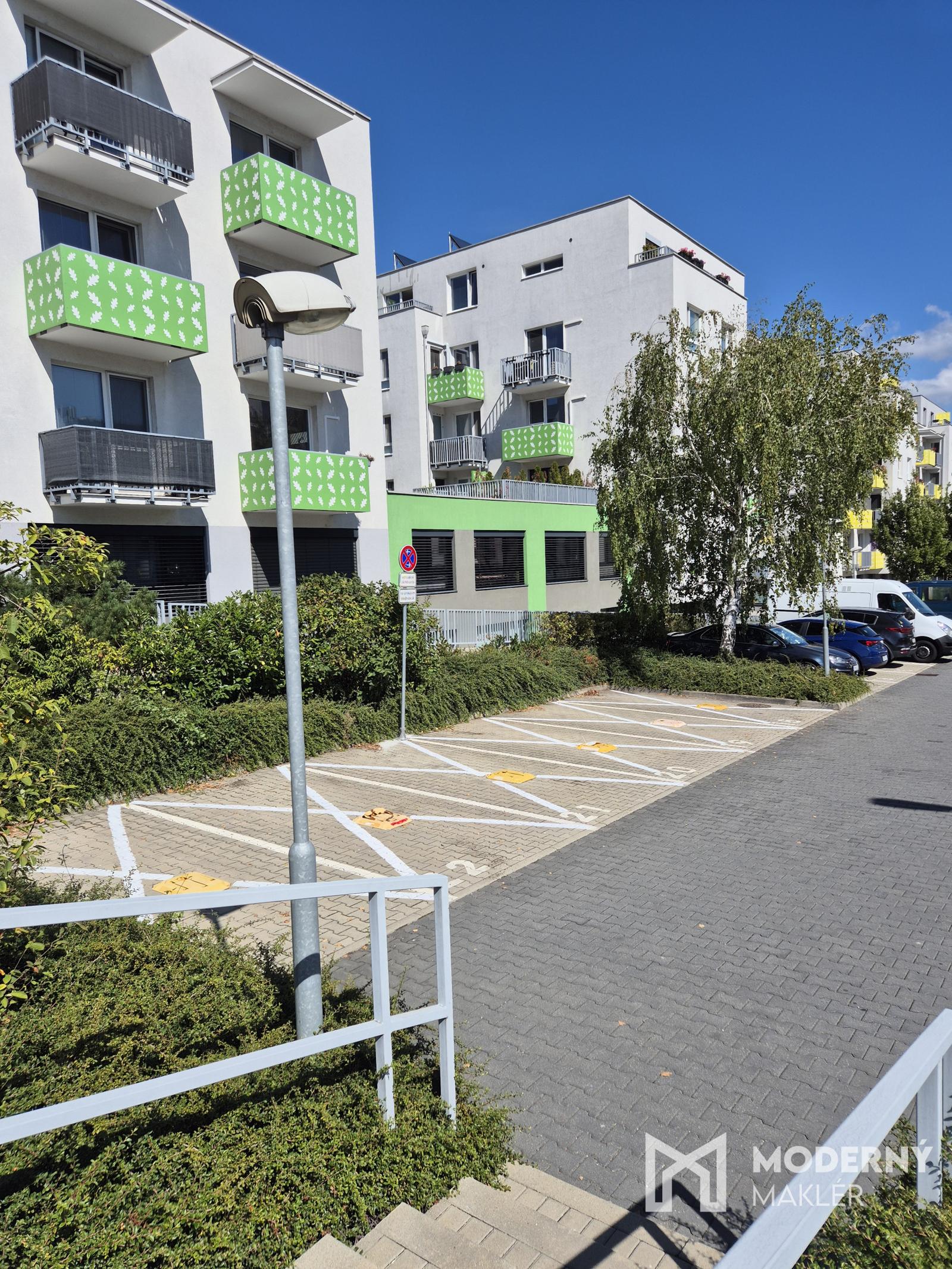 Na prenájom parkovacie státie pri komplexe Tammi 1, Dúbravka – fotka 2