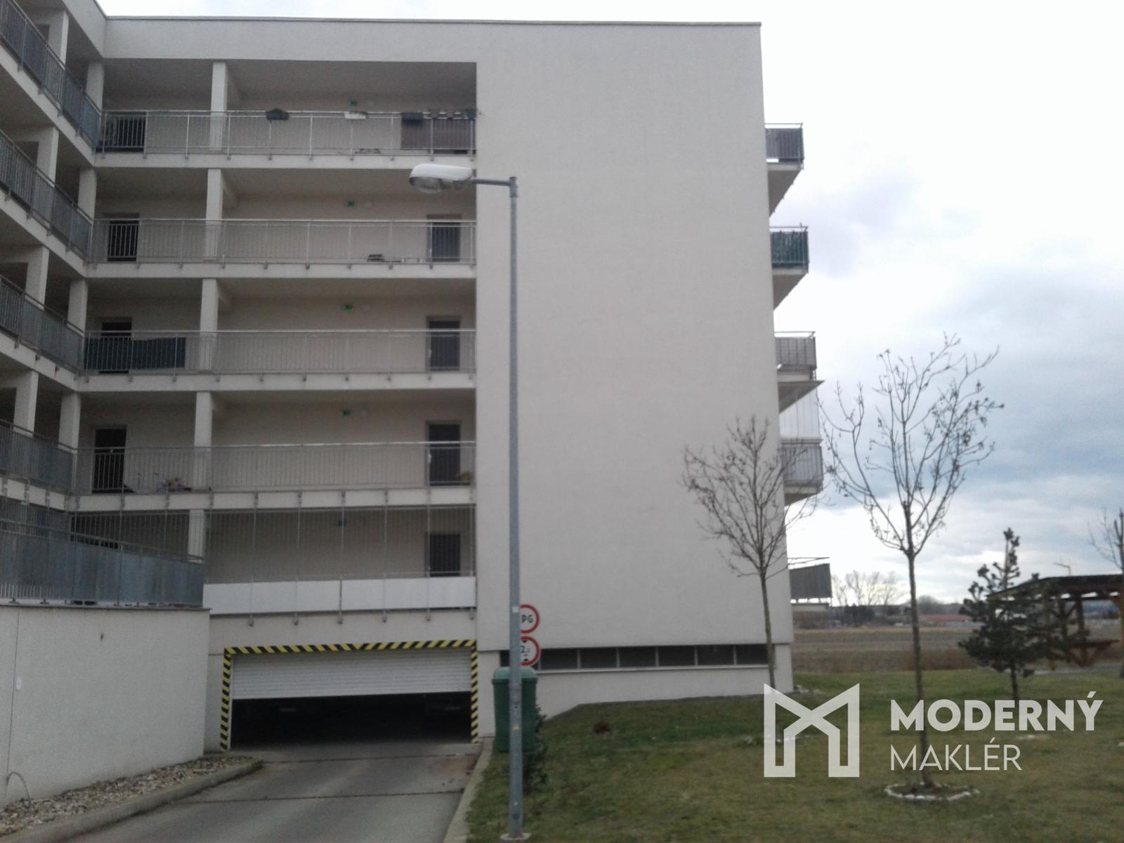 Na prenájom garážové státie Bratislava – Záhorská Bystrica – fotka 2