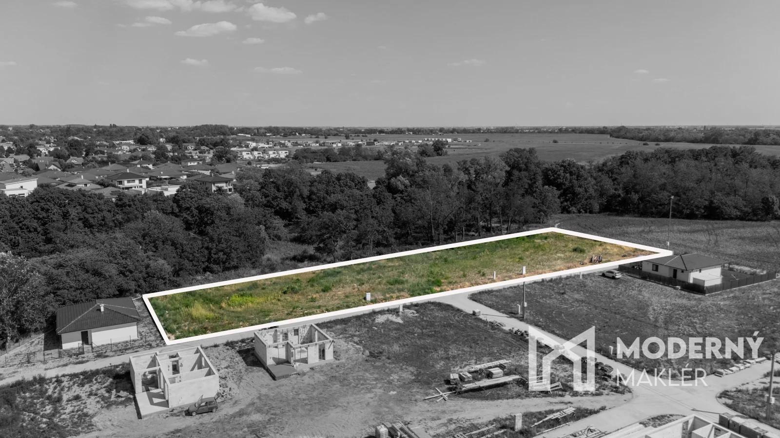 Na predaj stavebné pozemky pre rodinné domy v Moste pri Bratislave – časť Zelená Voda – fotka 2