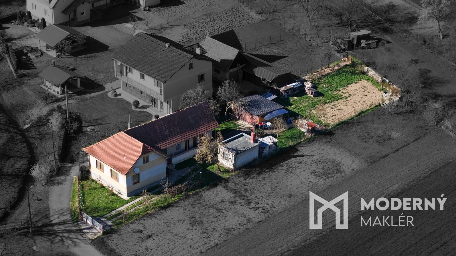 Na predaj čiastočne prerobený rodinný dom v obci Otrhánky – fotka 2