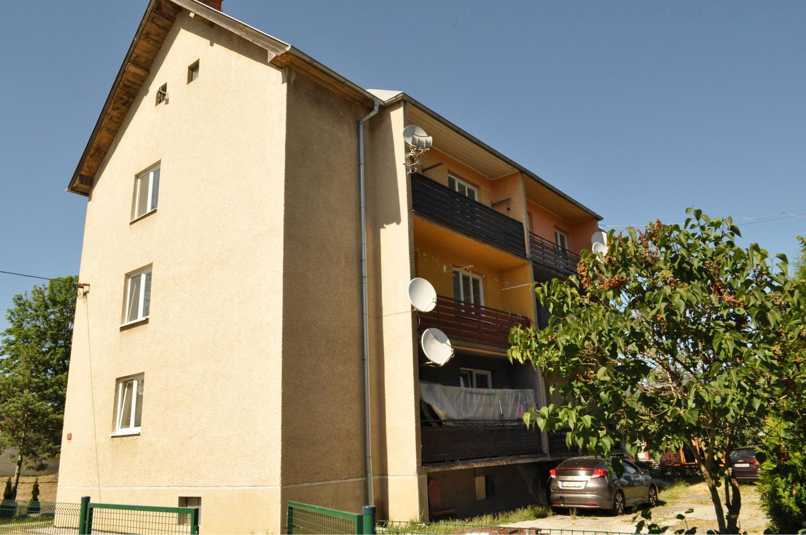 Byt 3+1 s balkónom v meste Spišské Vlachy, okres Sp. Nová Ves – fotka 2