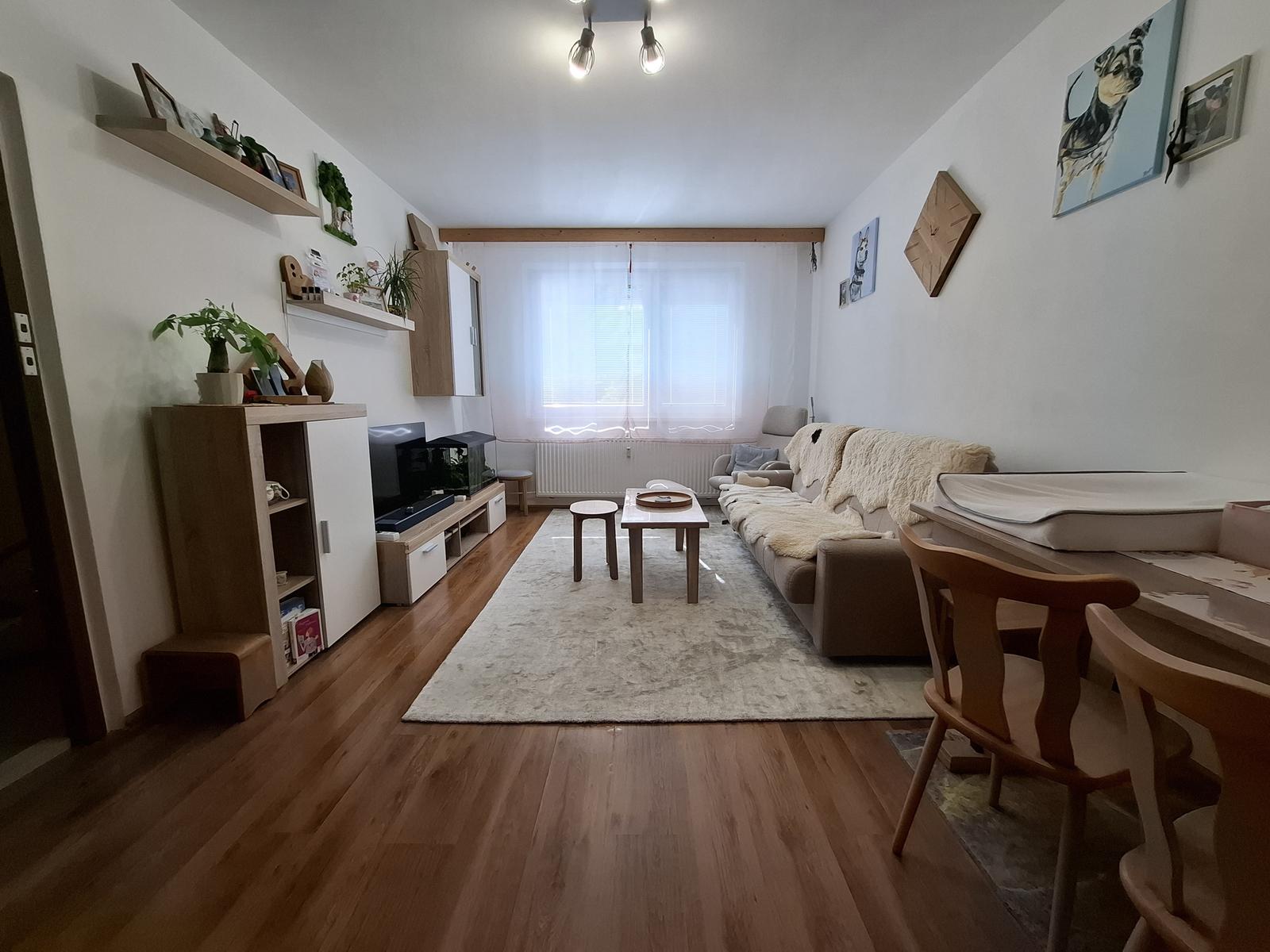 2-izbový byt s loggiou na sídlisku JUH - Kežmarok – fotka 2