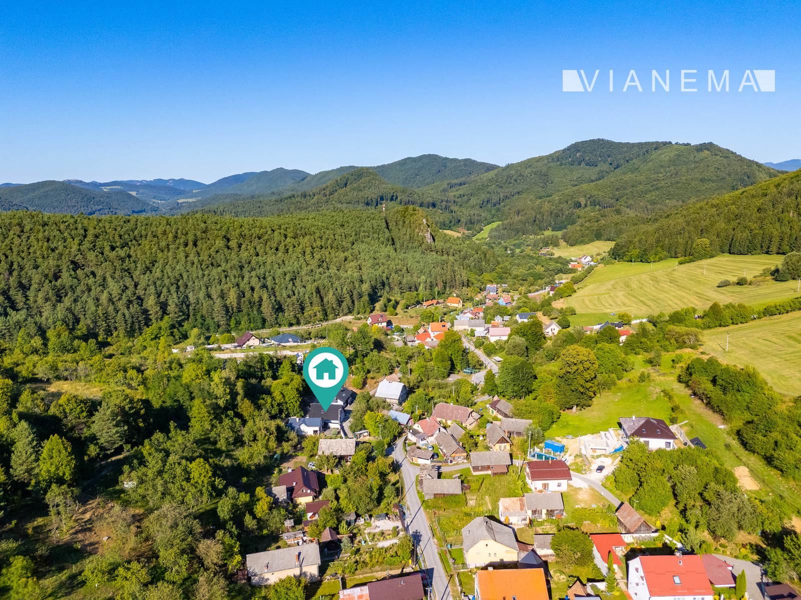 Nadštandardný 5-izbový dom s garážou a pozemkom 1 300 m² – fotka 2