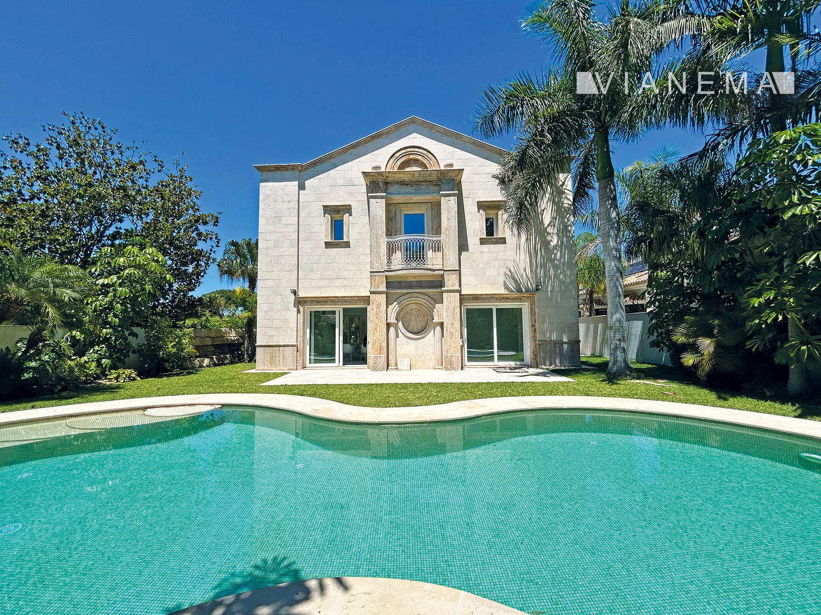NA PREDAJ ŠPANIELSKO Luxusná Vila 300m od pláže,Los Monteros