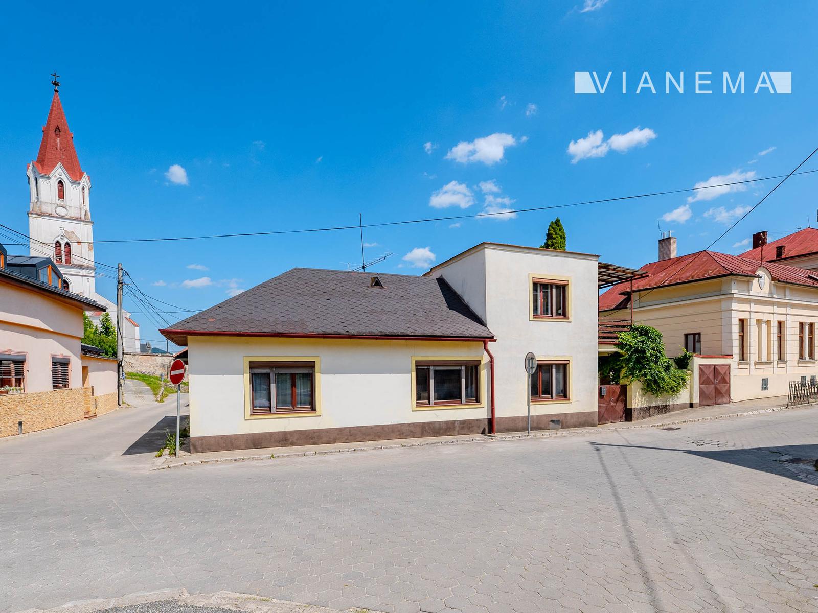 Rozsiahly rodinný dom s garážou + útulný apartmán Gelnica 🏡 – fotka 2