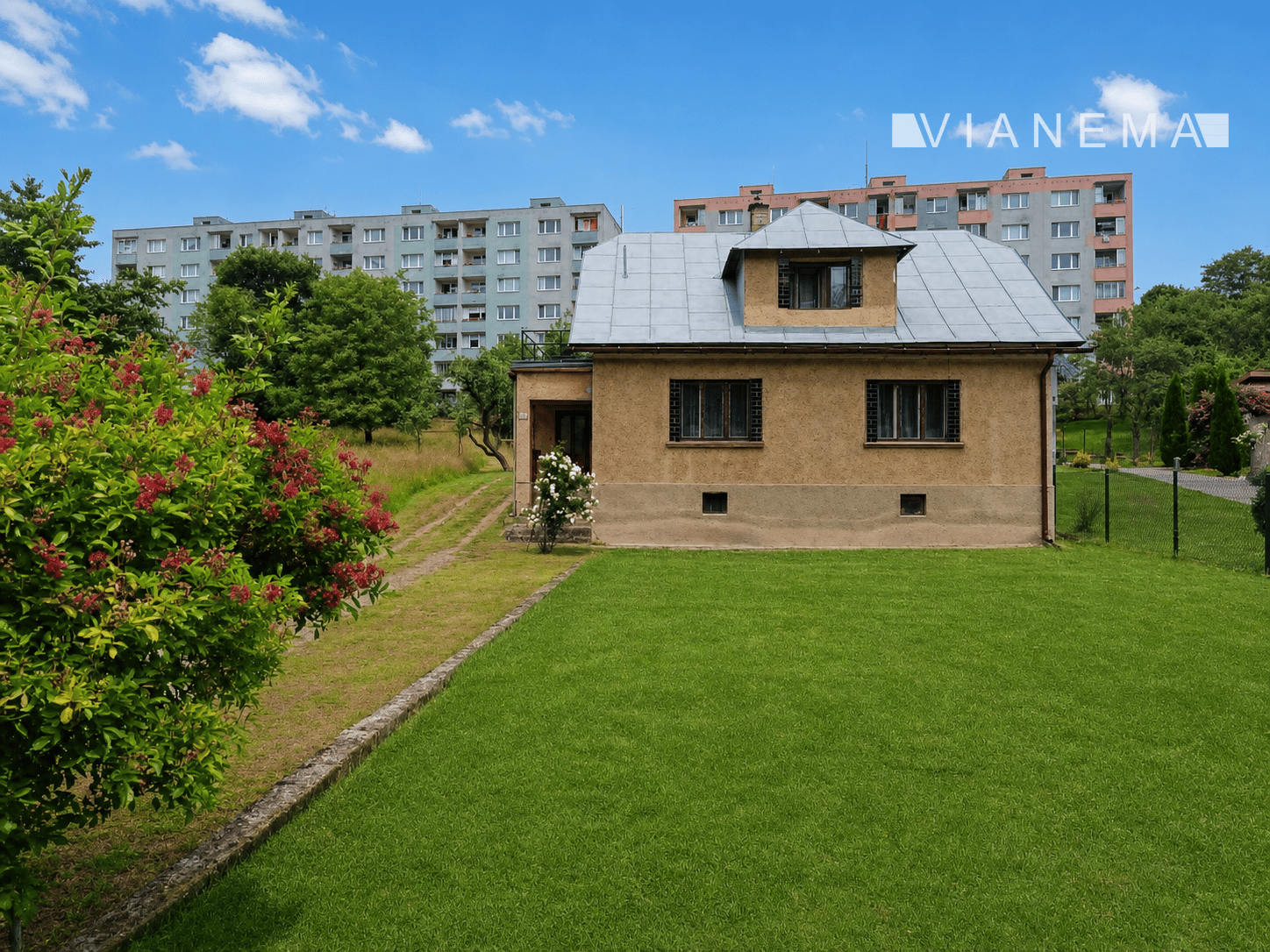 Na predaj 4i rodinný dom s pozemkom 2 704 m² – Veľké Rovné