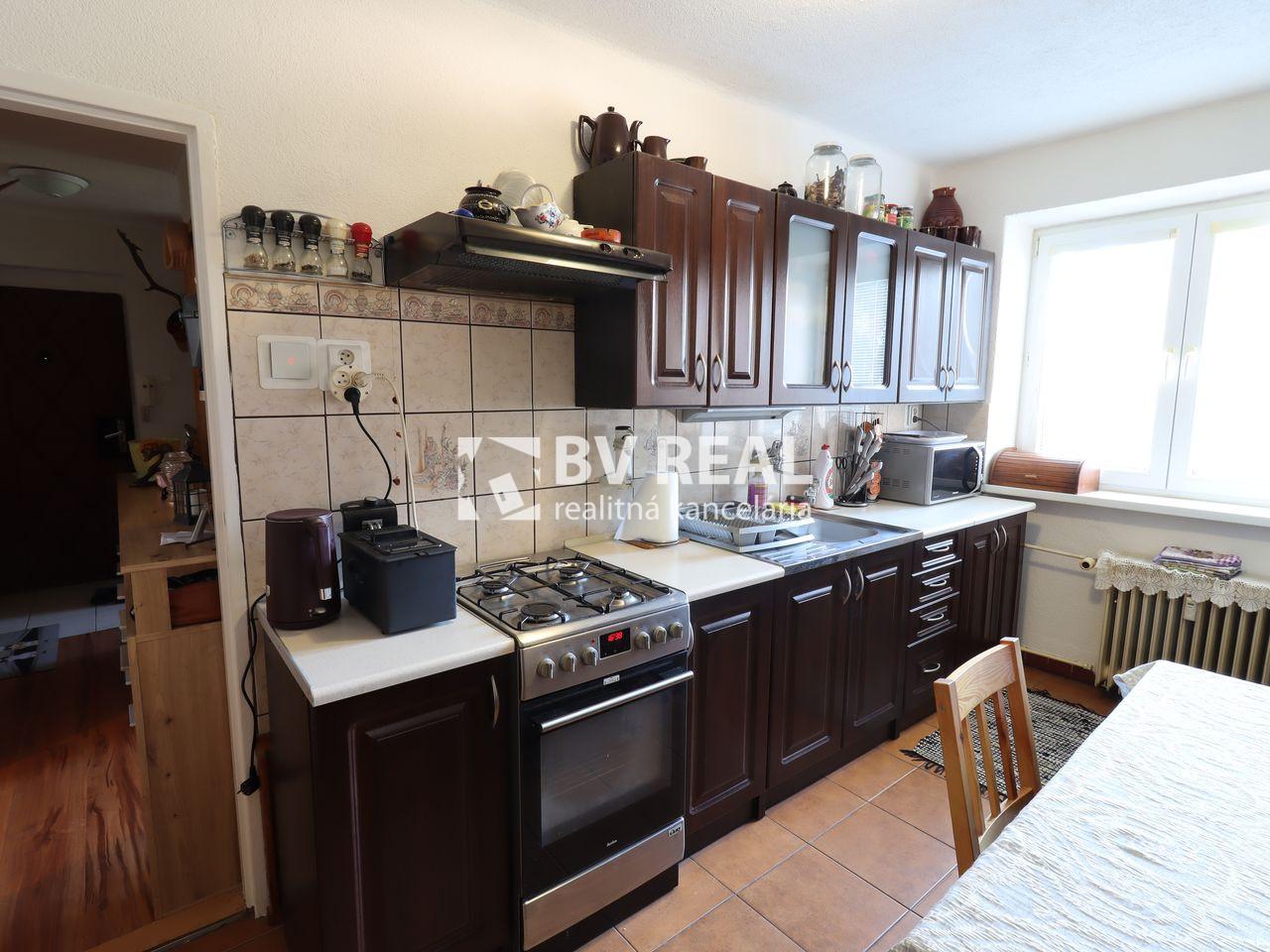 BV REAL na predaj 3 izbový byt 75 m2 Prievidza BV6006