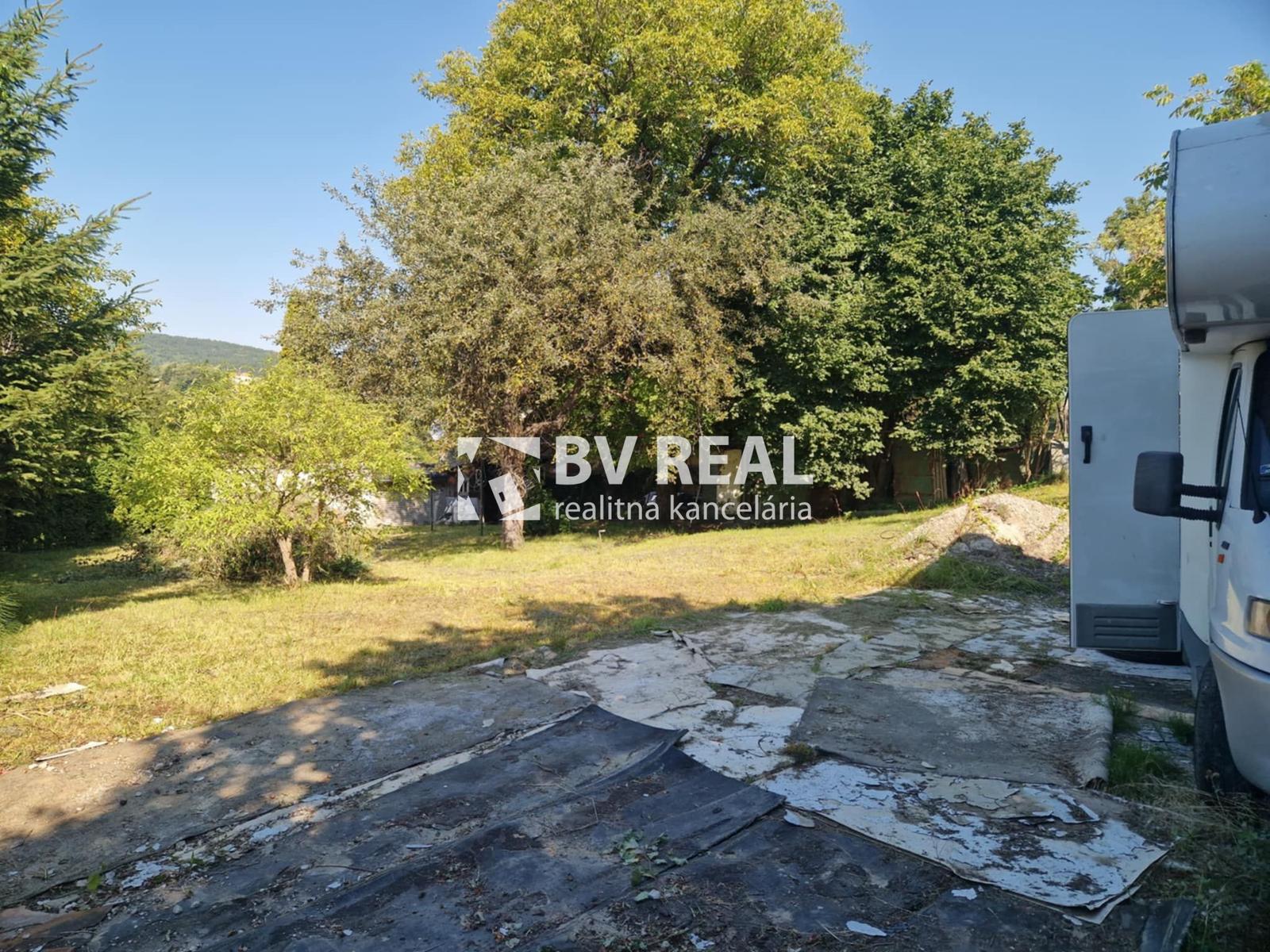 BV REAL Na predaj pozemok Handlová FM2315