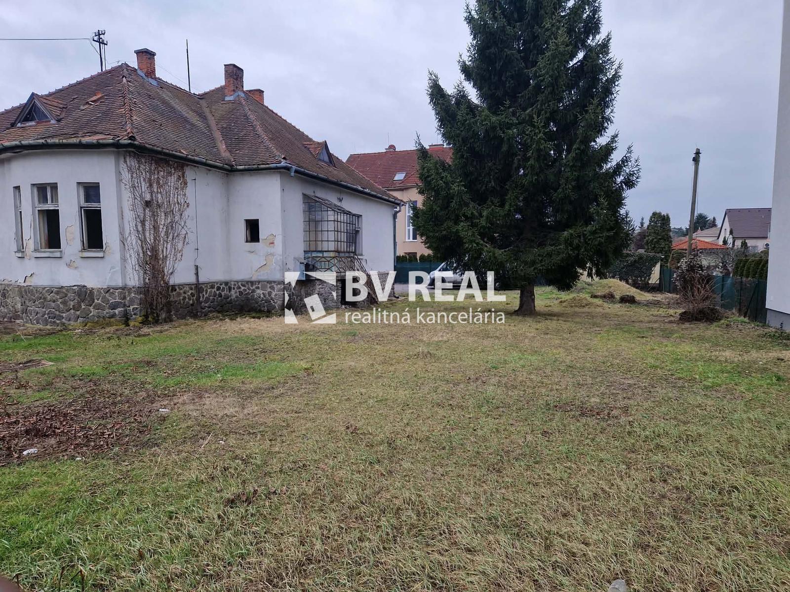 BV REAL Na predaj rod. dom, pozemok 1405 m2 Prievidza FM2406