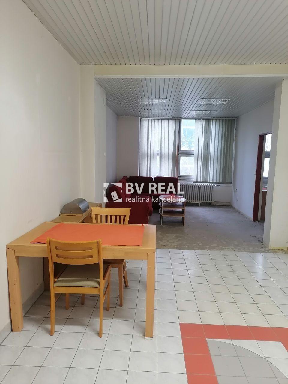 BV REAL na predaj 4 izbový apartmán Žiar nad Hronom FM7375