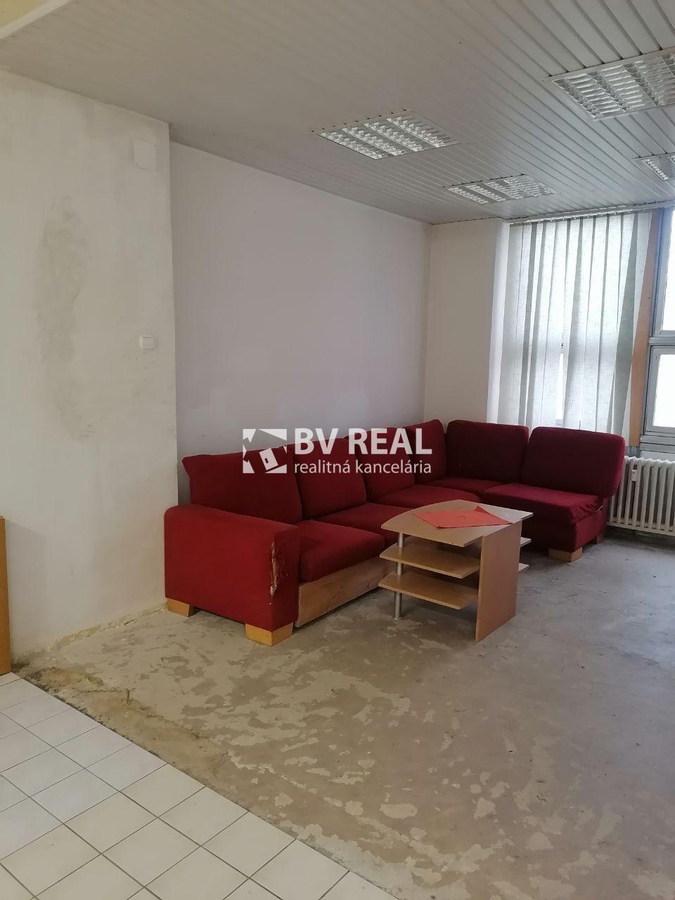 BV REAL na prenájom 4 izbový apartmán Žiar nad Hronom FM2093