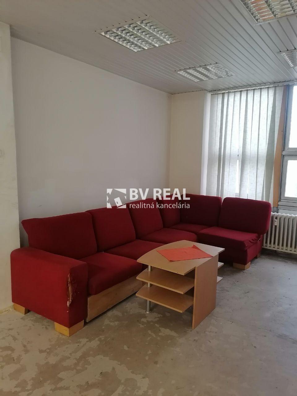 BV REAL na prenájom 4 izbový apartmán Žiar nad Hronom FM2093 – fotka 2