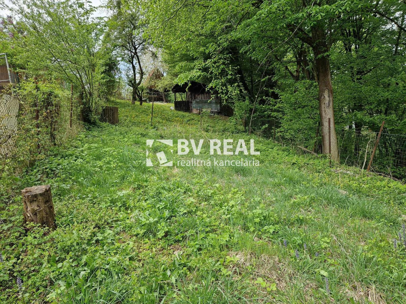BV REAL Na predaj záhrada 348 m2 Handlová FM1954