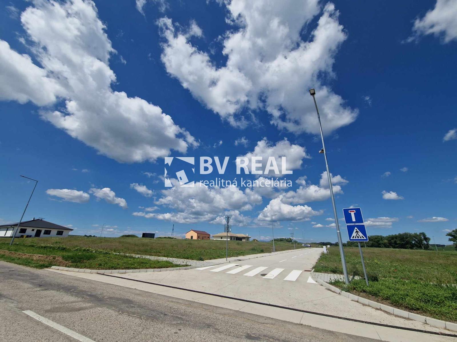 BV REAL Na predaj stavebný pozemok 630 m2 obec Čermany FM2024 – fotka 2