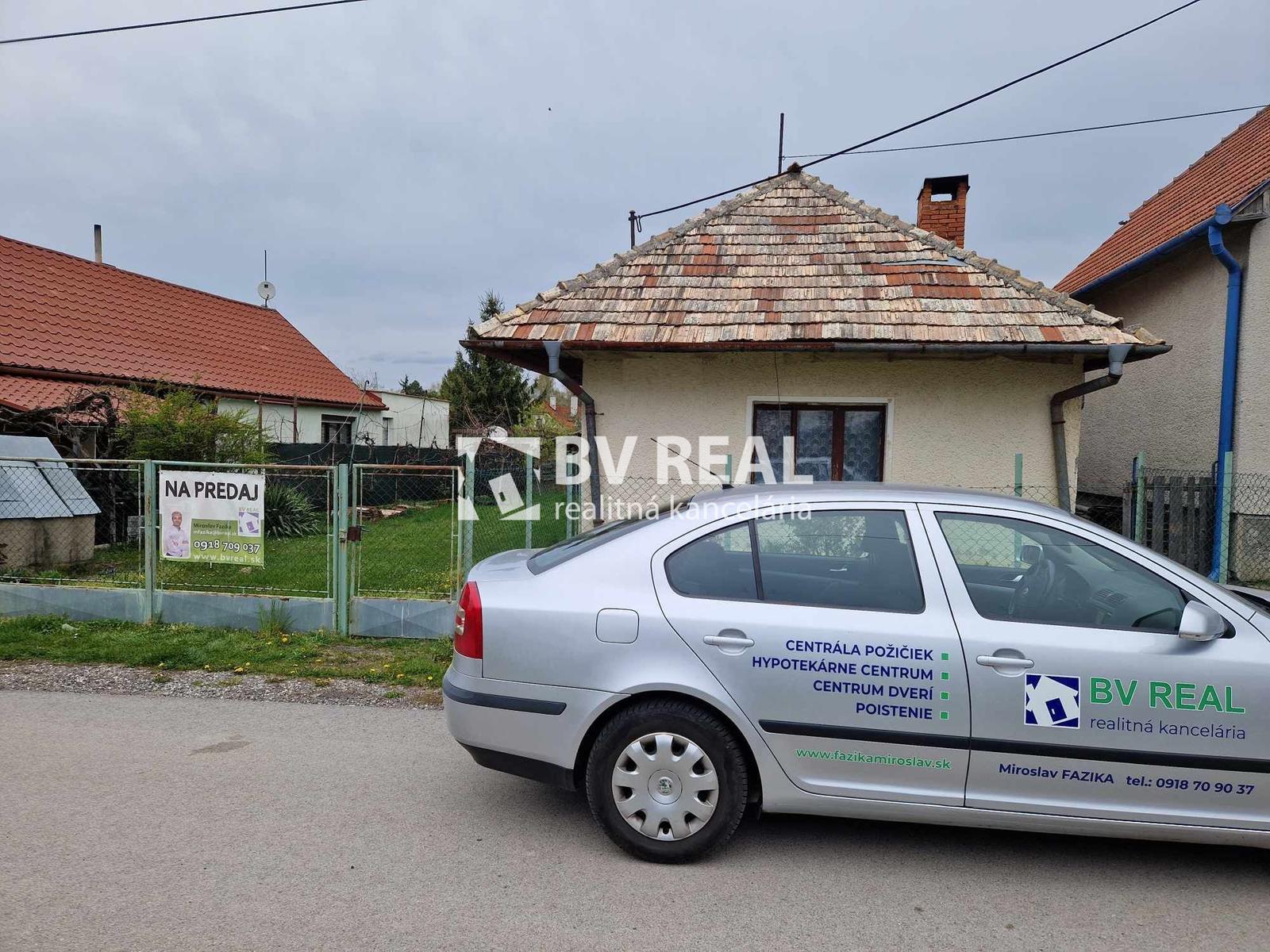 BV REAL Predaj rodinný dom a pozemok 1359 m2 Bystričany FM2404