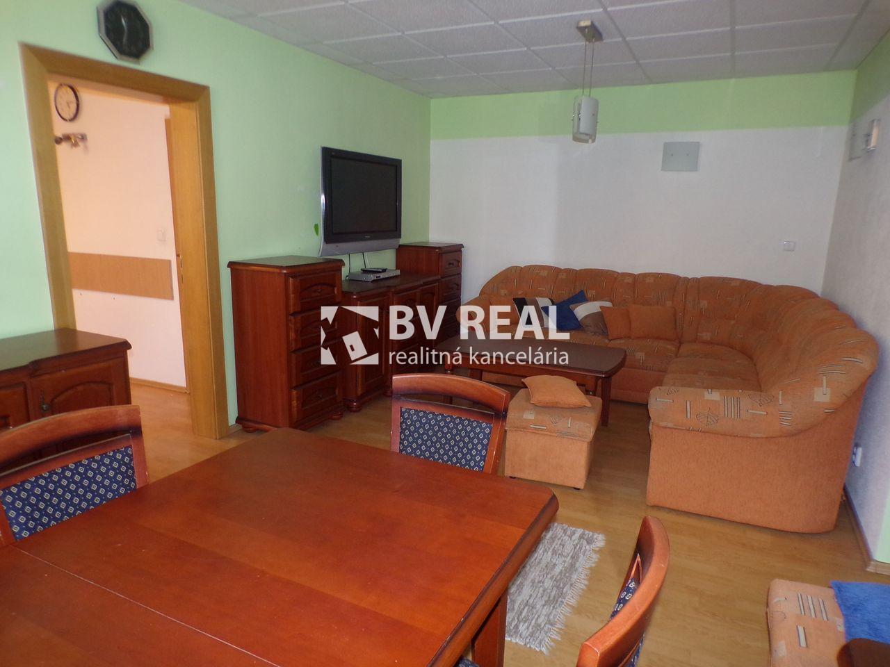 BV REAL Na prenájom komerčný priestor Prievidza FM2262
