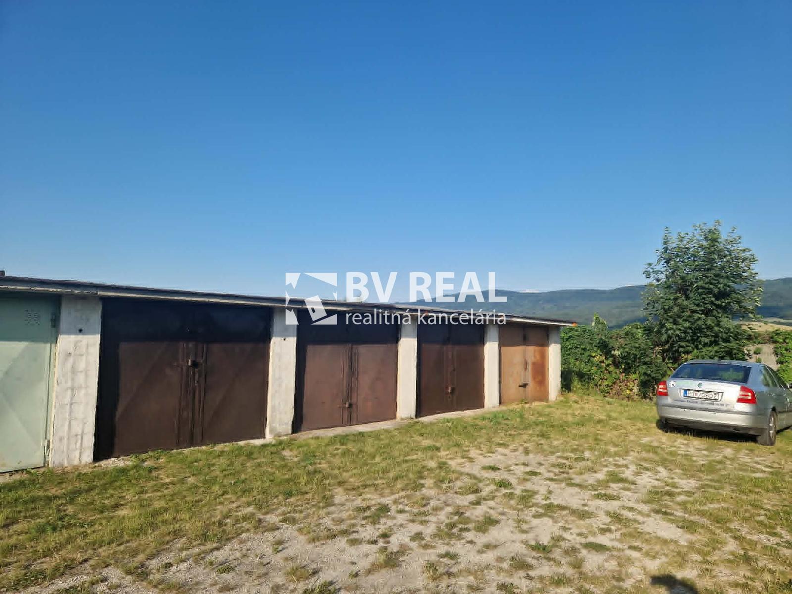 BV REAL Na predaj pozemok s garážou 19 m2 Handlová FM2475