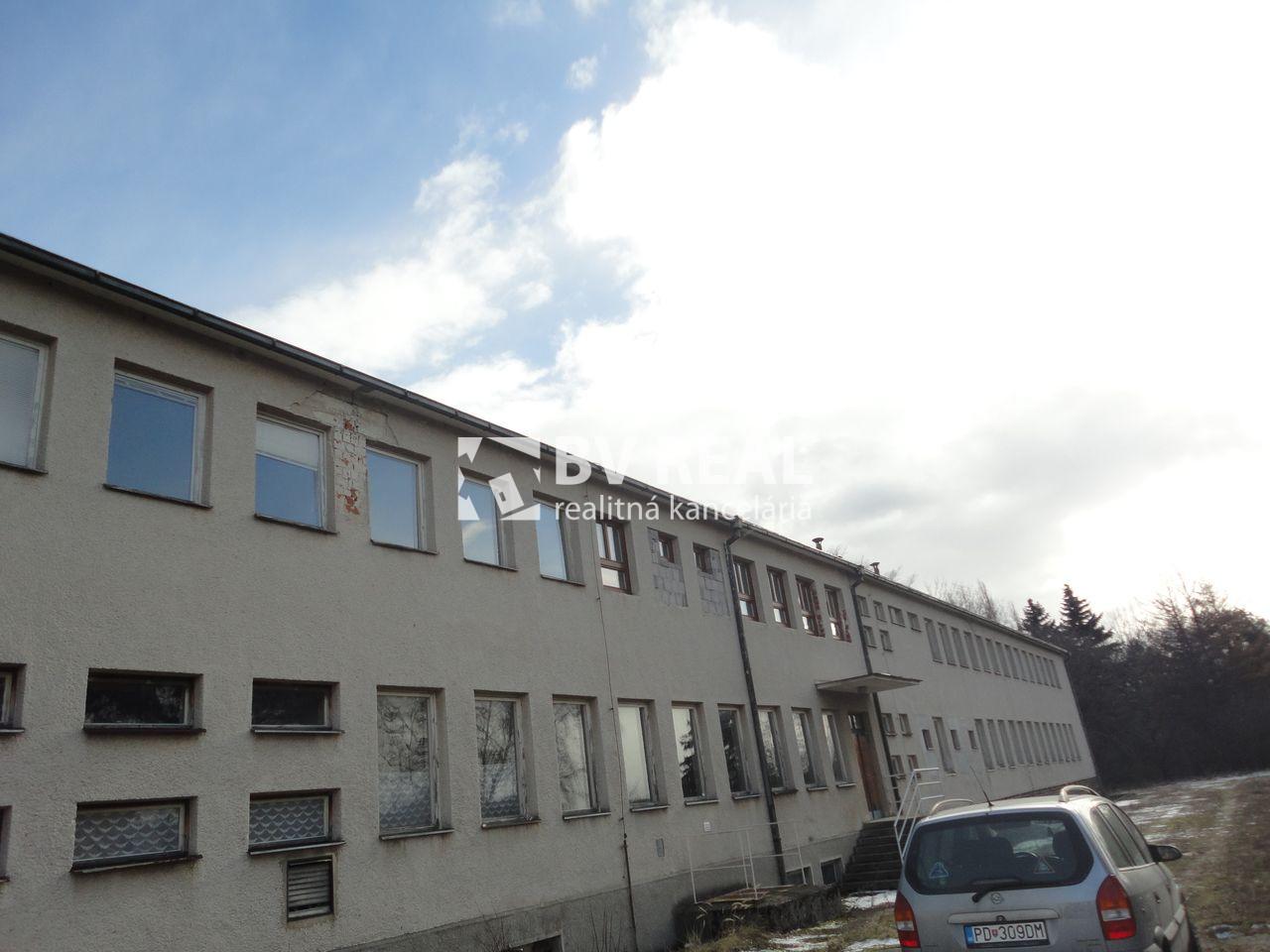 BV REAL na predaj administratívna budova Bojnice FM2259