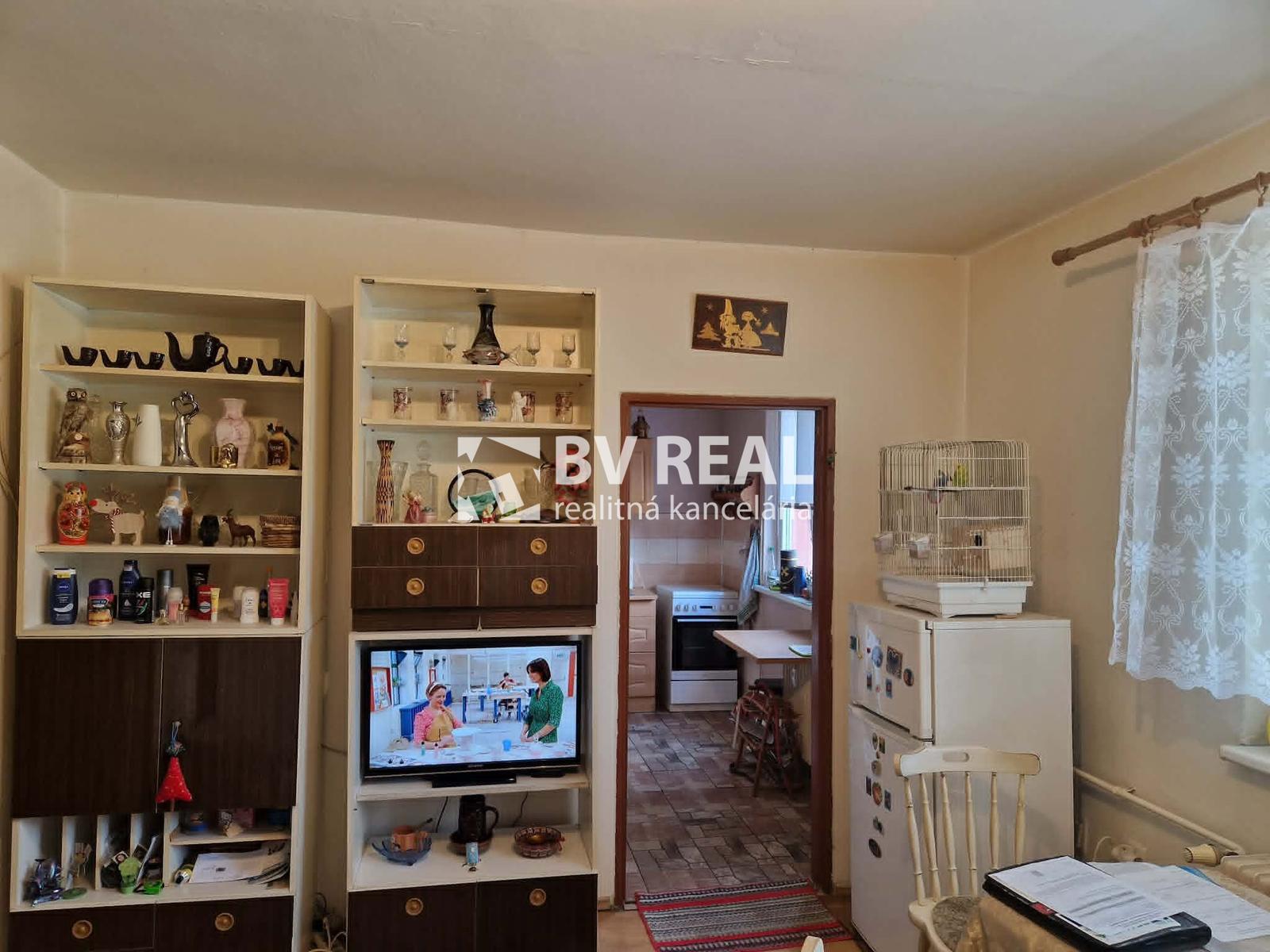 BV REAL Na predaj 2 izbový byt Handlová FM2483 – fotka 2