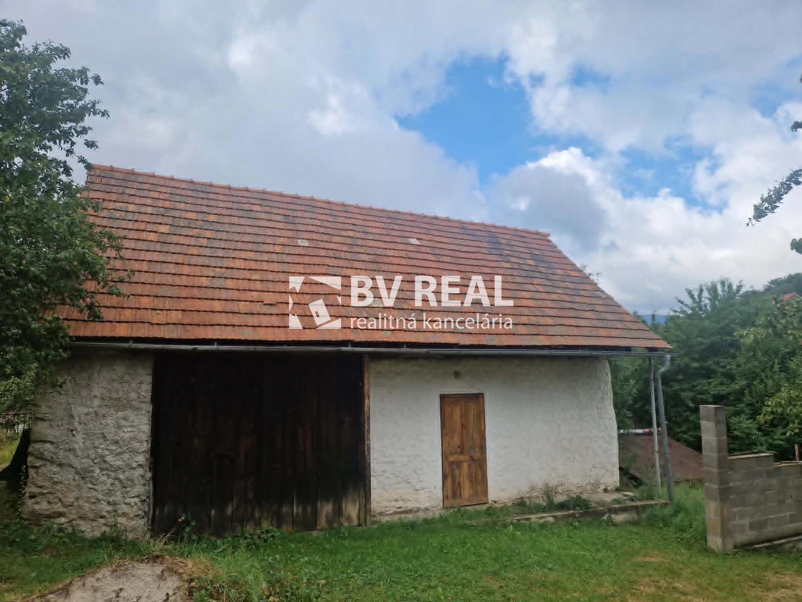 BV REAL Na predaj pozemok + hospodárska budova Temeš FM2461 – fotka 2