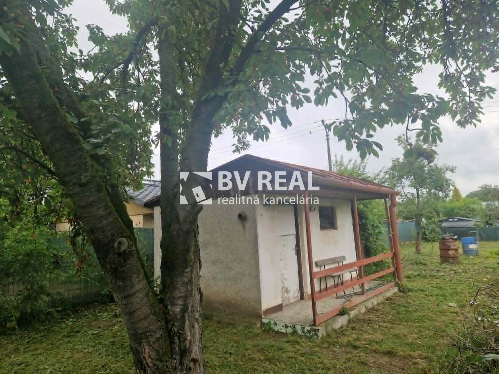 BV REAL na predaj chatka so záhradou Partizánske FM2484