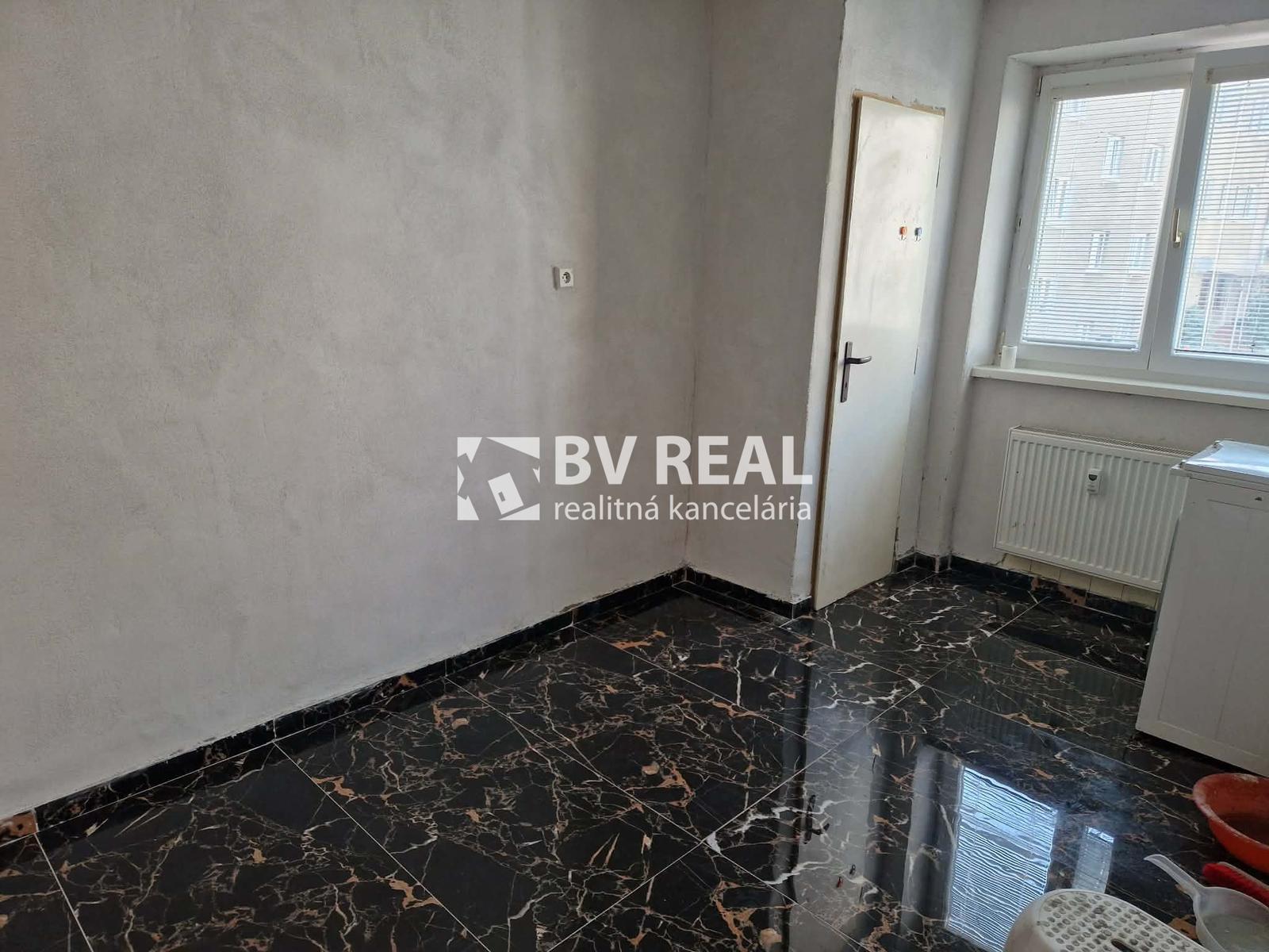BV REAL Na predaj 2 izbový byt Prievidza FM2448