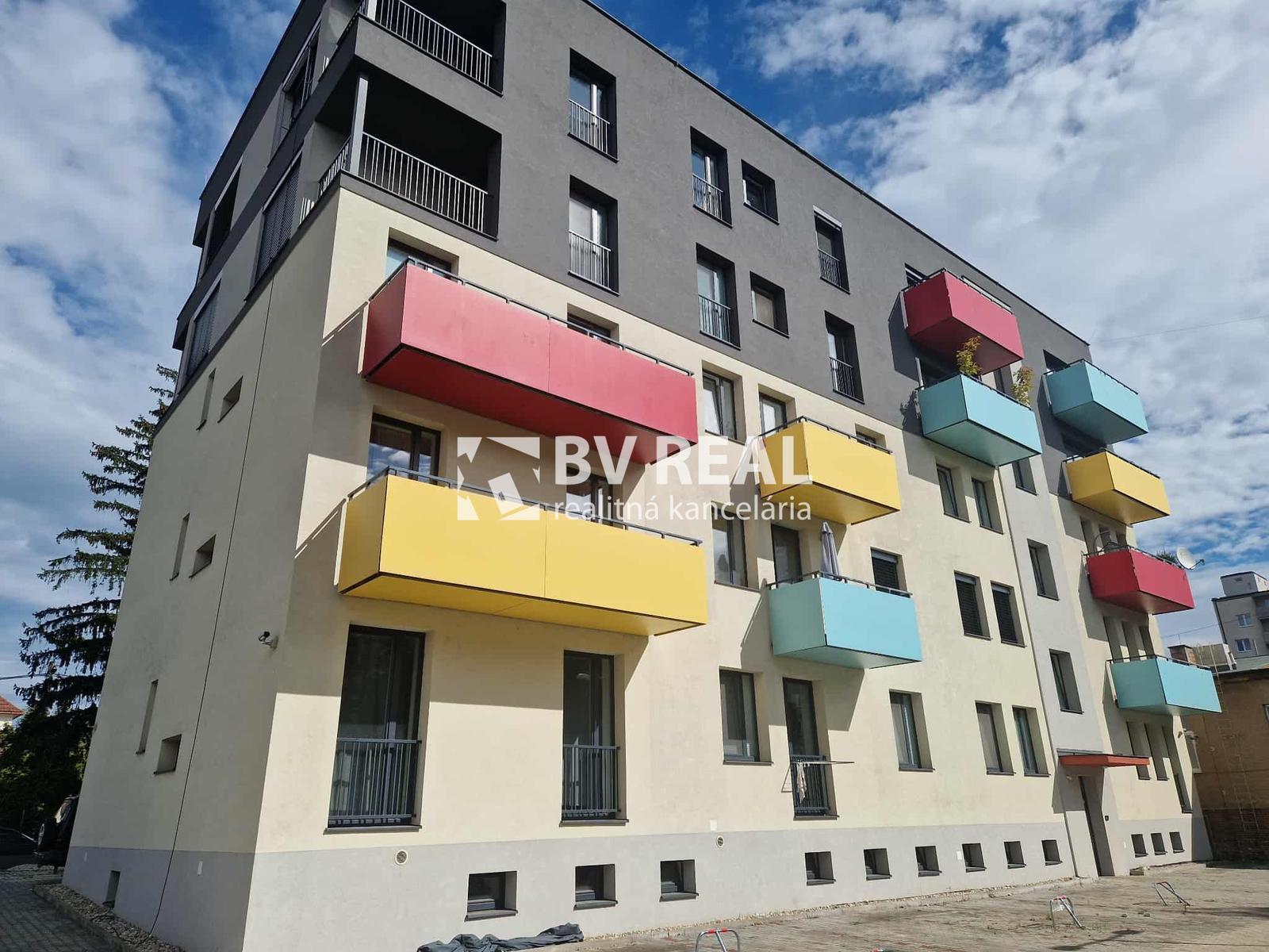 BV REAL Na predaj parkovacie miesto 10 m2 Prievidza FM2514